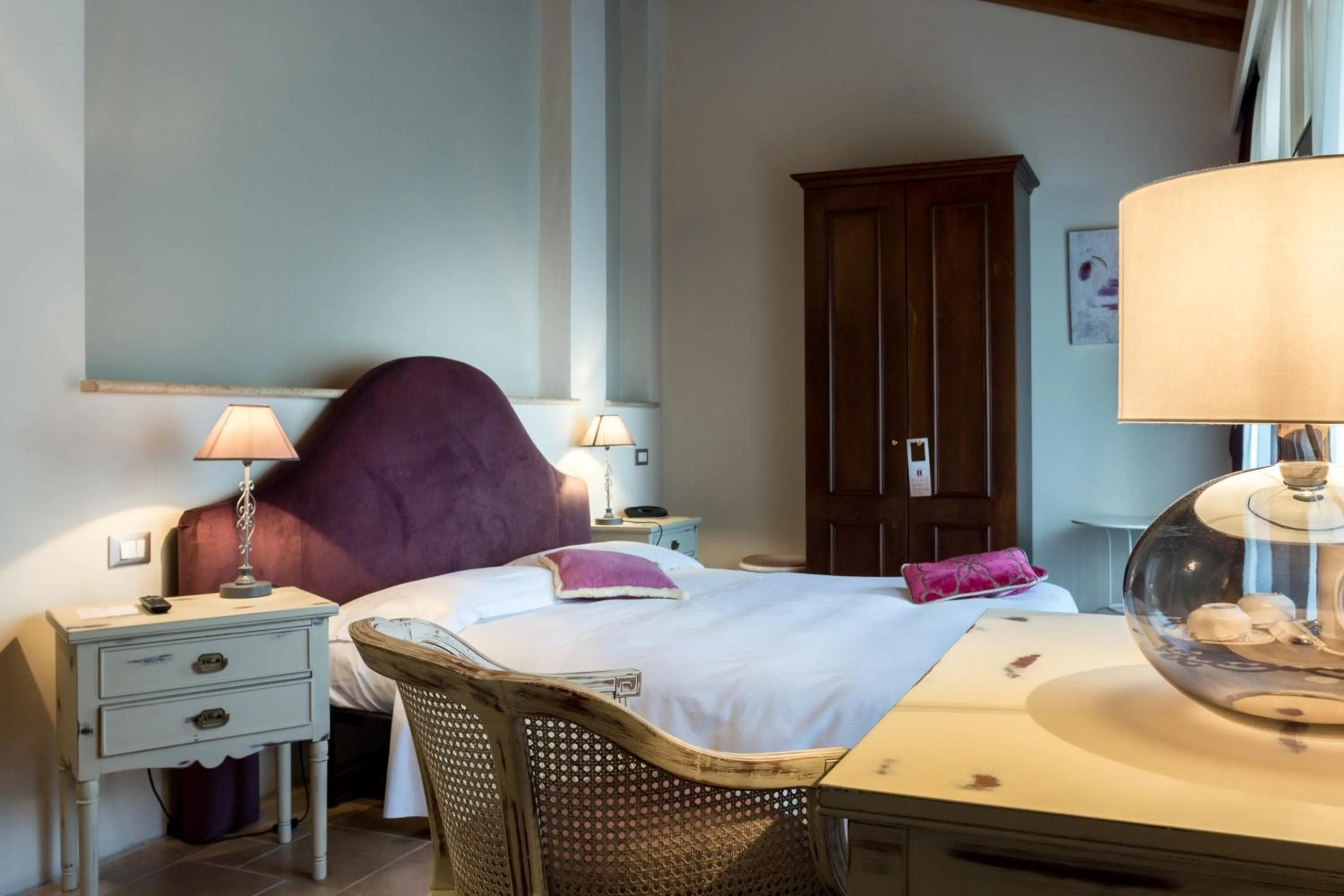 Photo of the whole room, Bed in La Maison De Vì