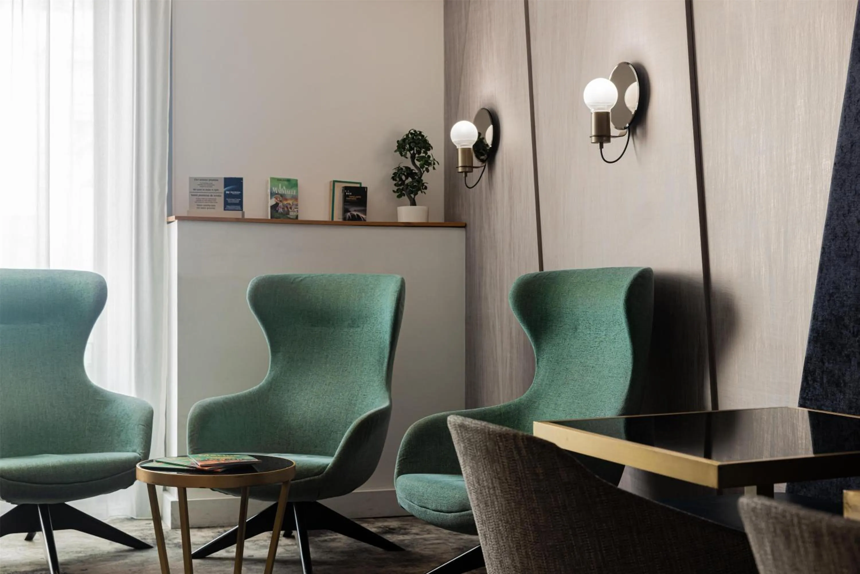 Lobby or reception in Best Western Plus Comedie Saint Roch