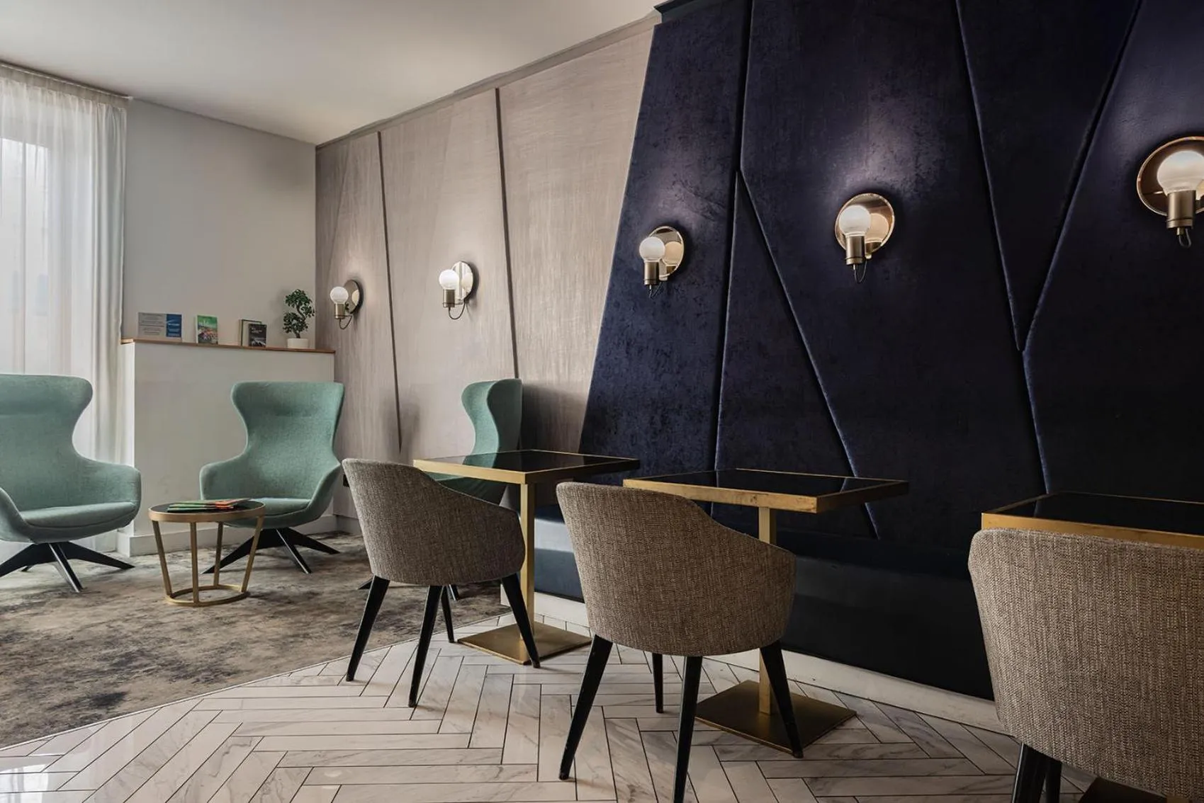 Living room in Best Western Plus Comedie Saint Roch