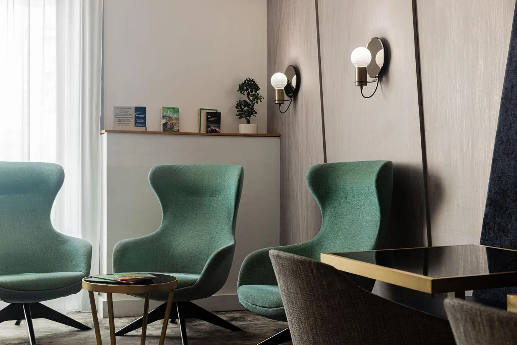 Living room in Best Western Plus Comedie Saint Roch