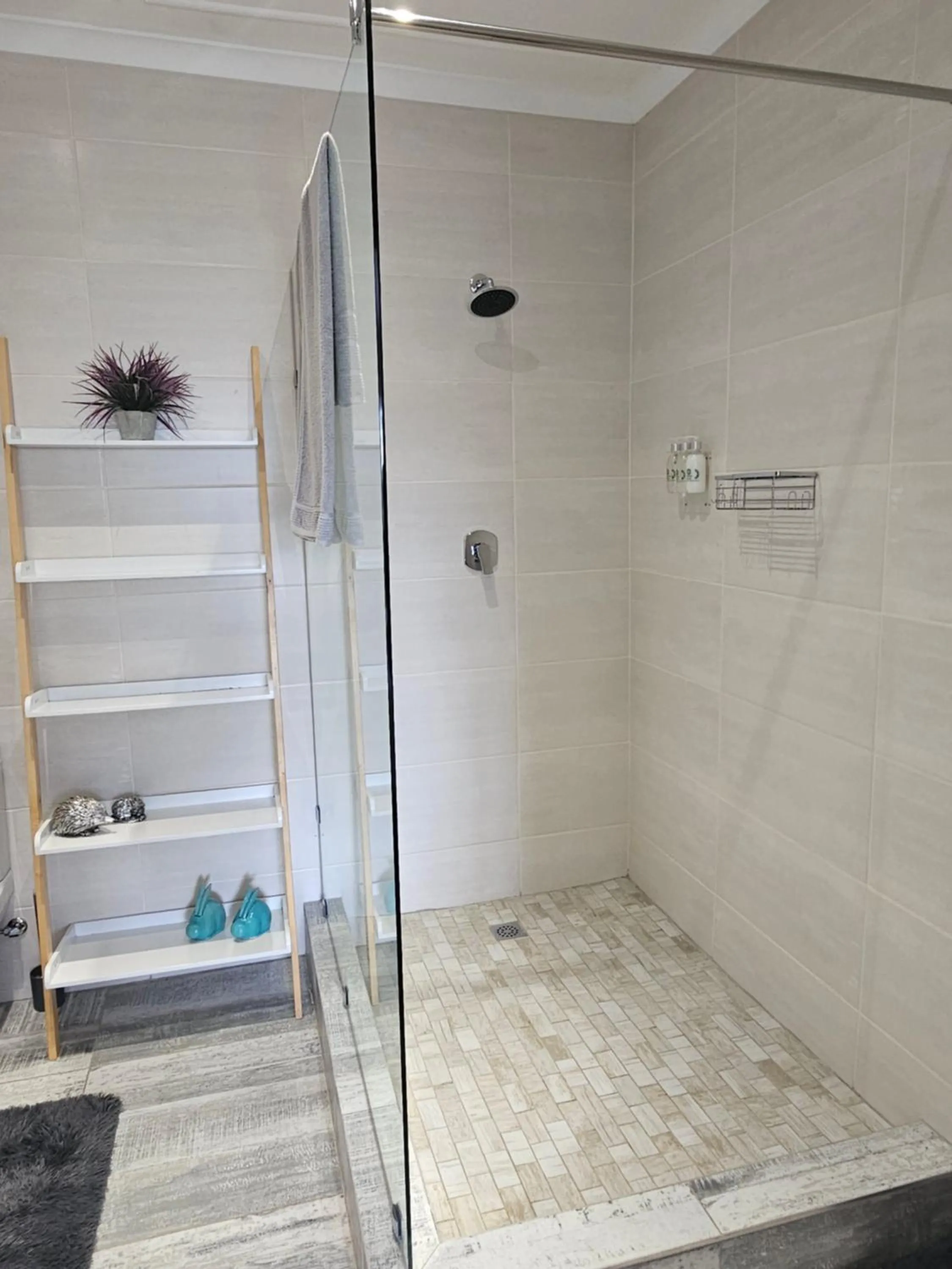 Shower in The Armagh Guesthouse