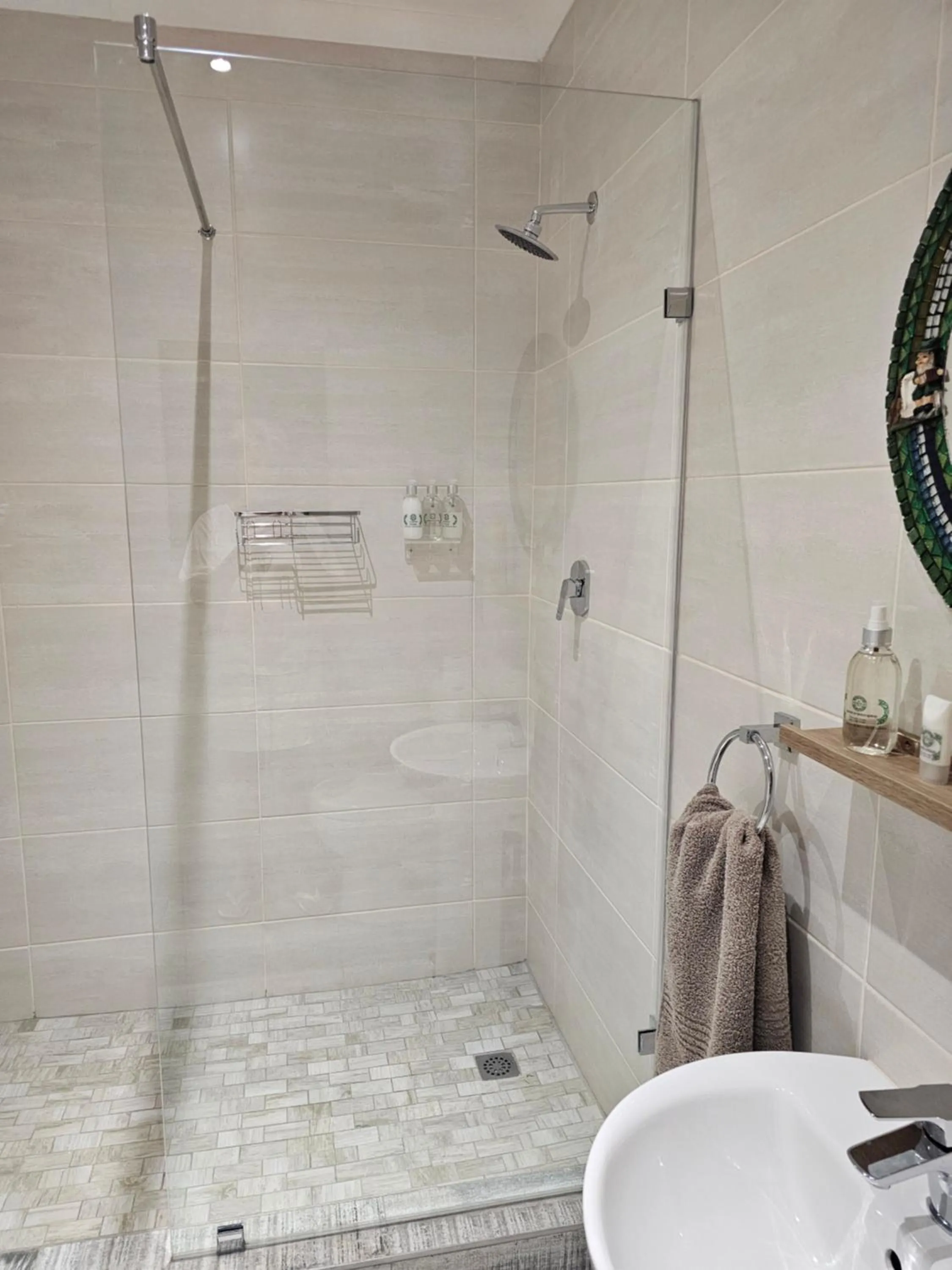 Shower in The Armagh Guesthouse