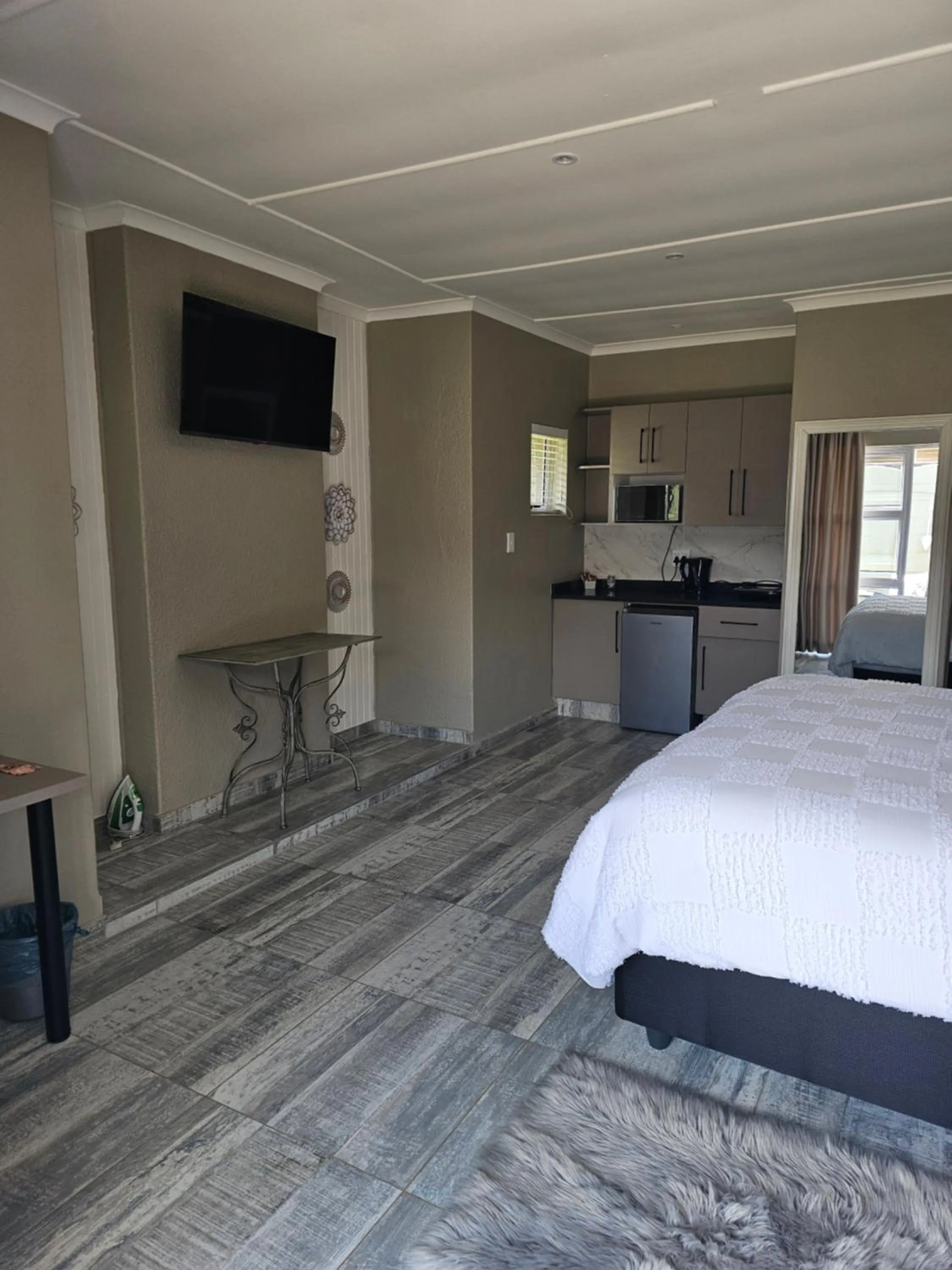 Kitchen or kitchenette, Bed in The Armagh Guesthouse