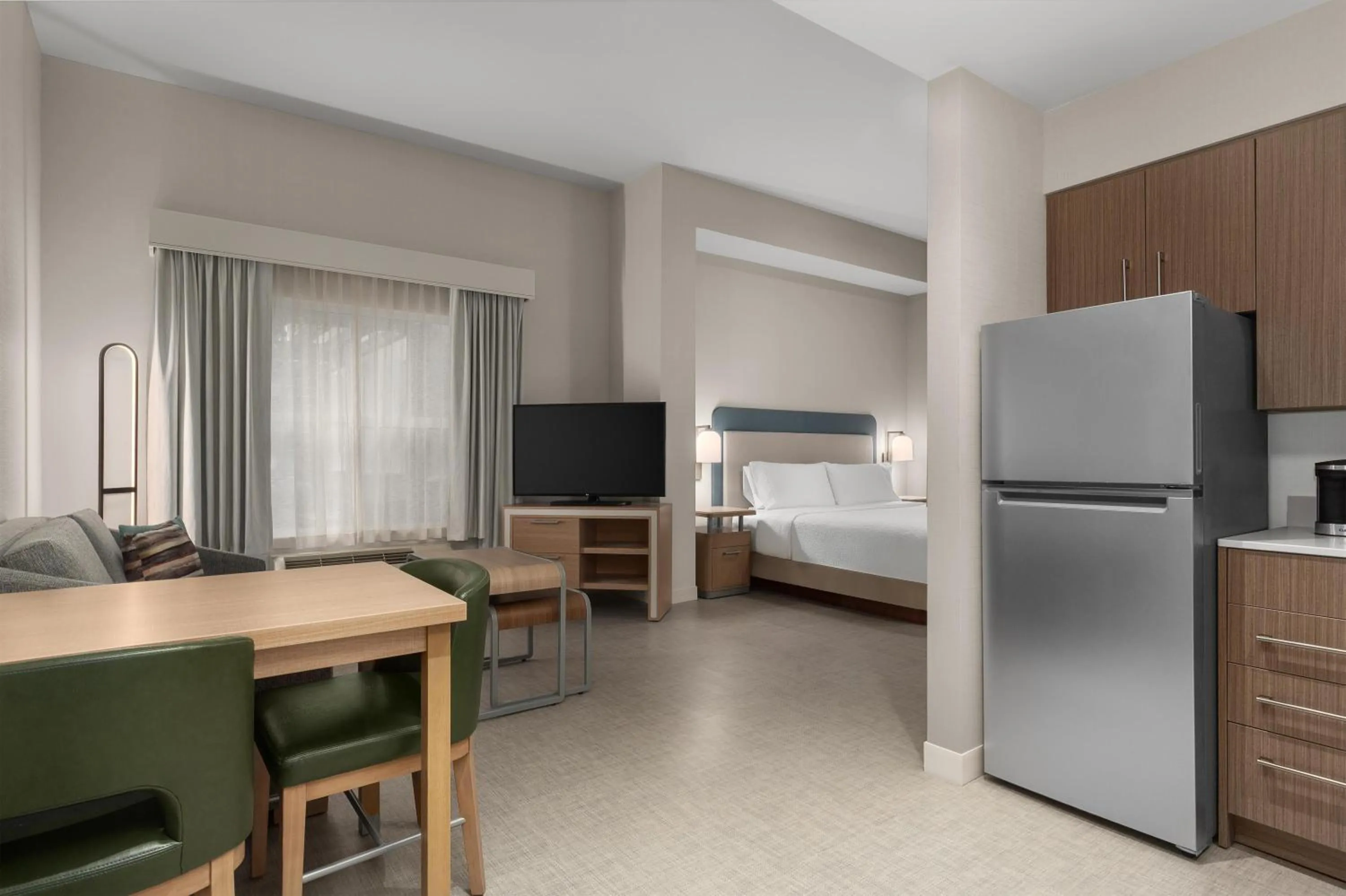 Kitchen or kitchenette, Bed in Homewood Suites by Hilton Burlington