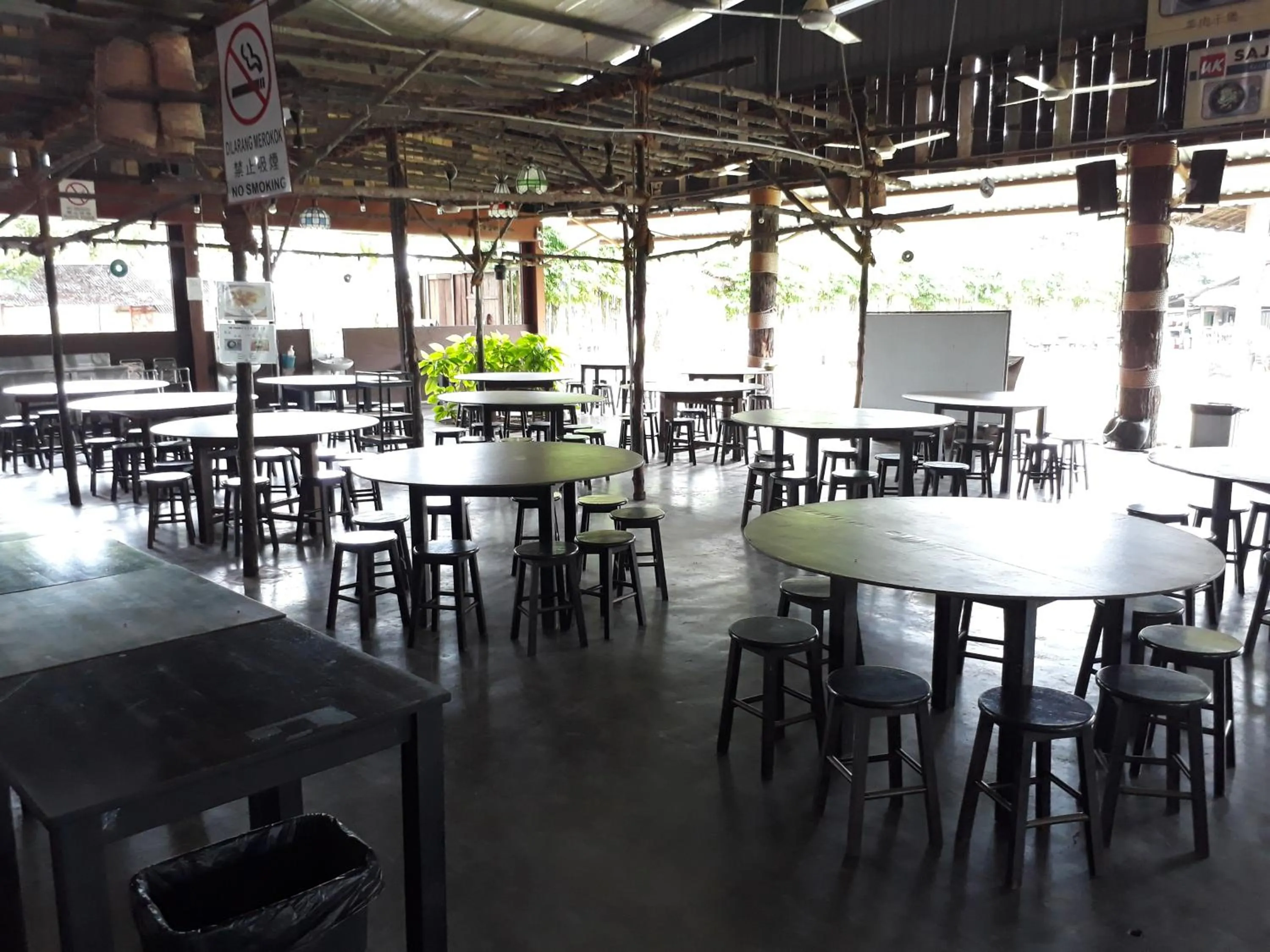 Restaurant/places to eat in UK FARM Agro Resort