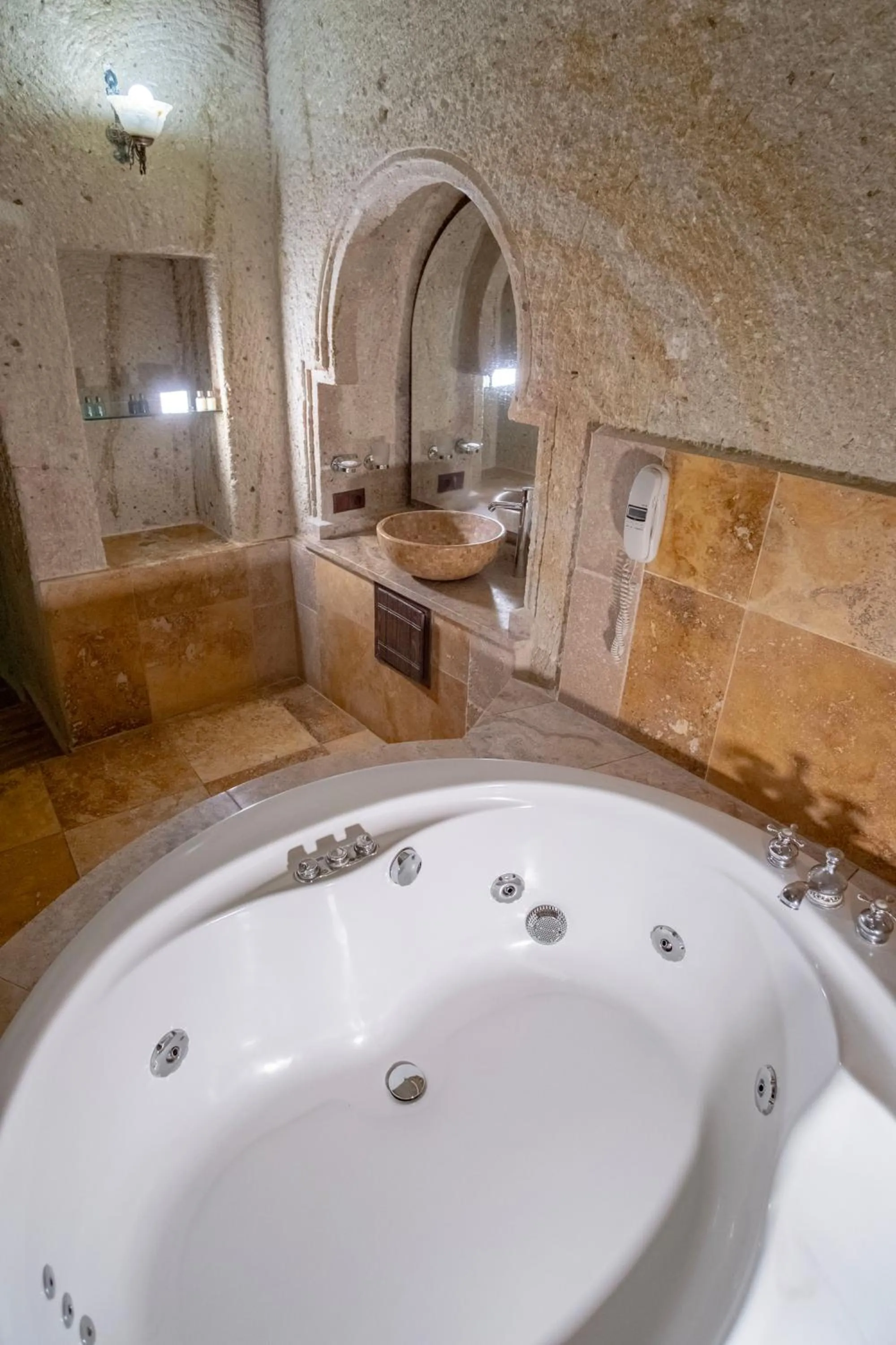 Bathroom in Kemerhan Cave Suites