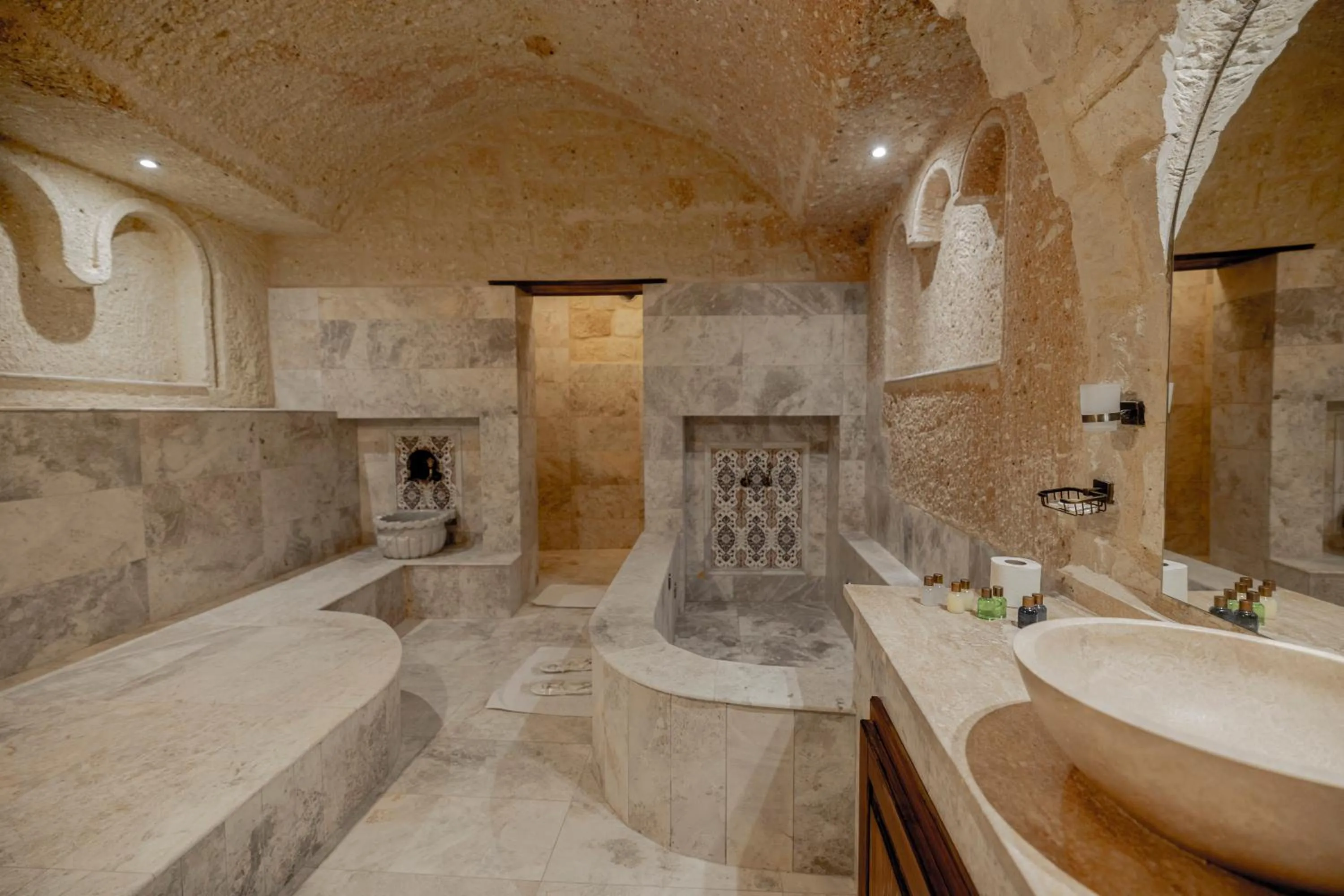 Shower in Kemerhan Cave Suites