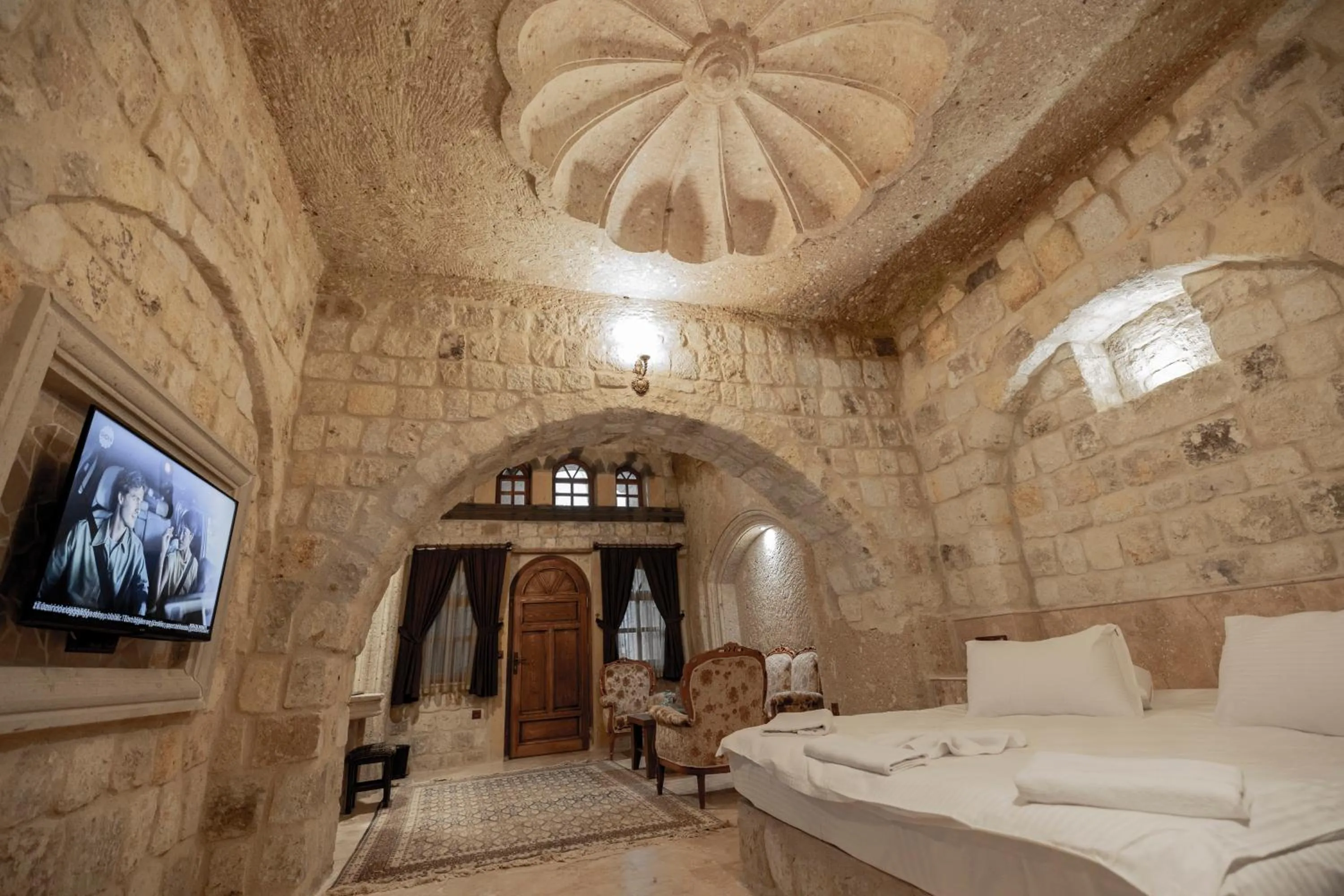 Bed in Kemerhan Cave Suites