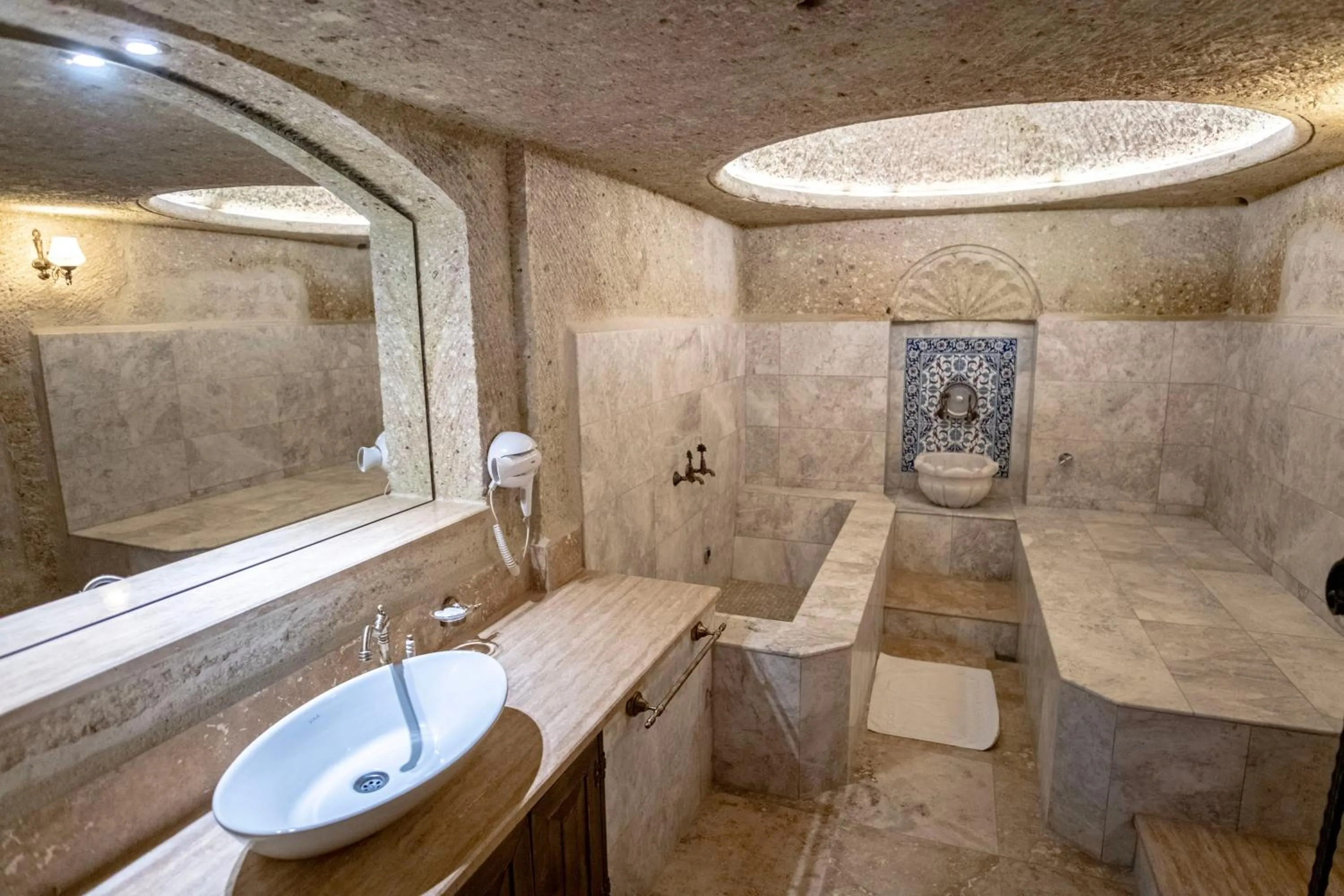 Shower in Kemerhan Cave Suites