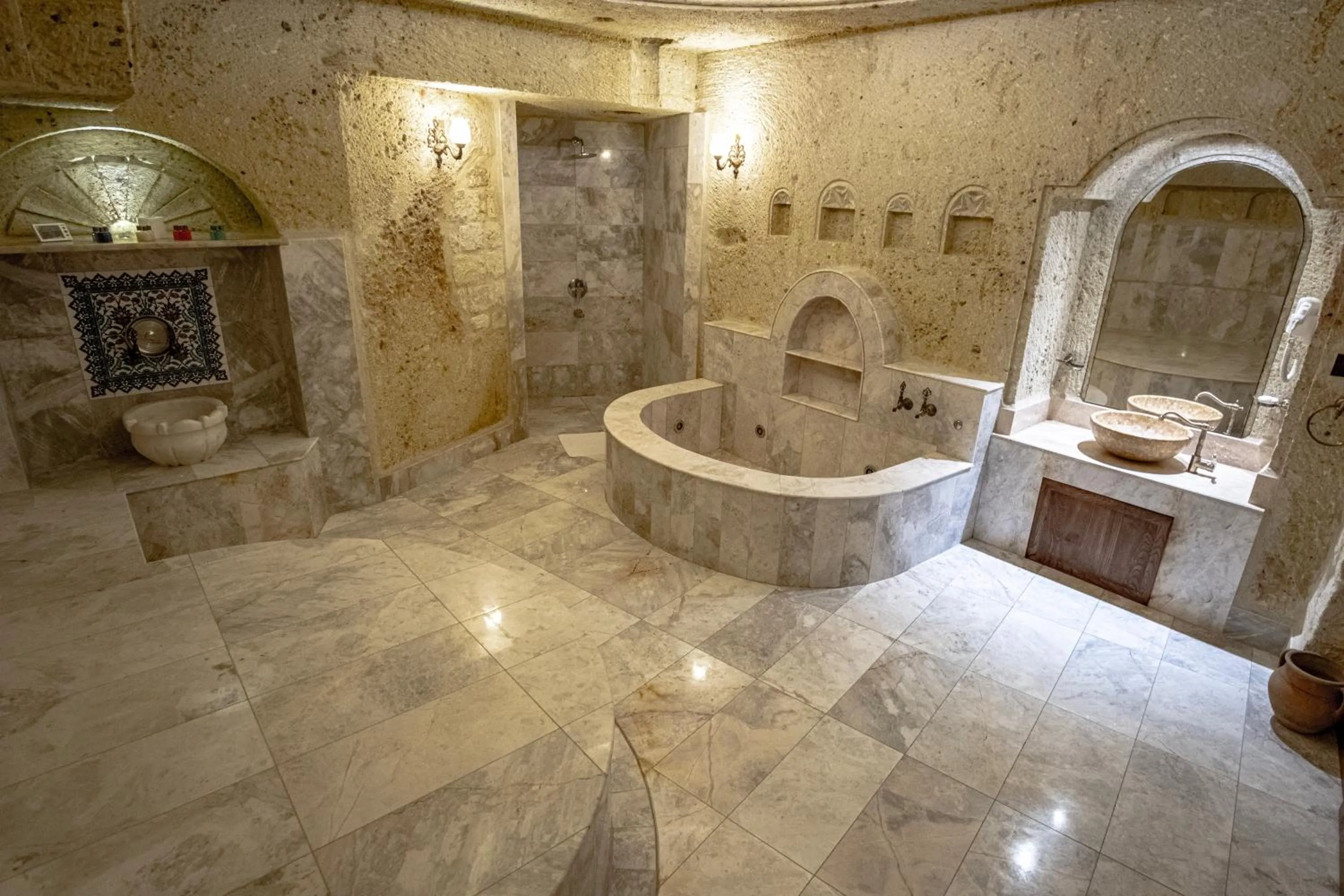 Shower in Kemerhan Cave Suites