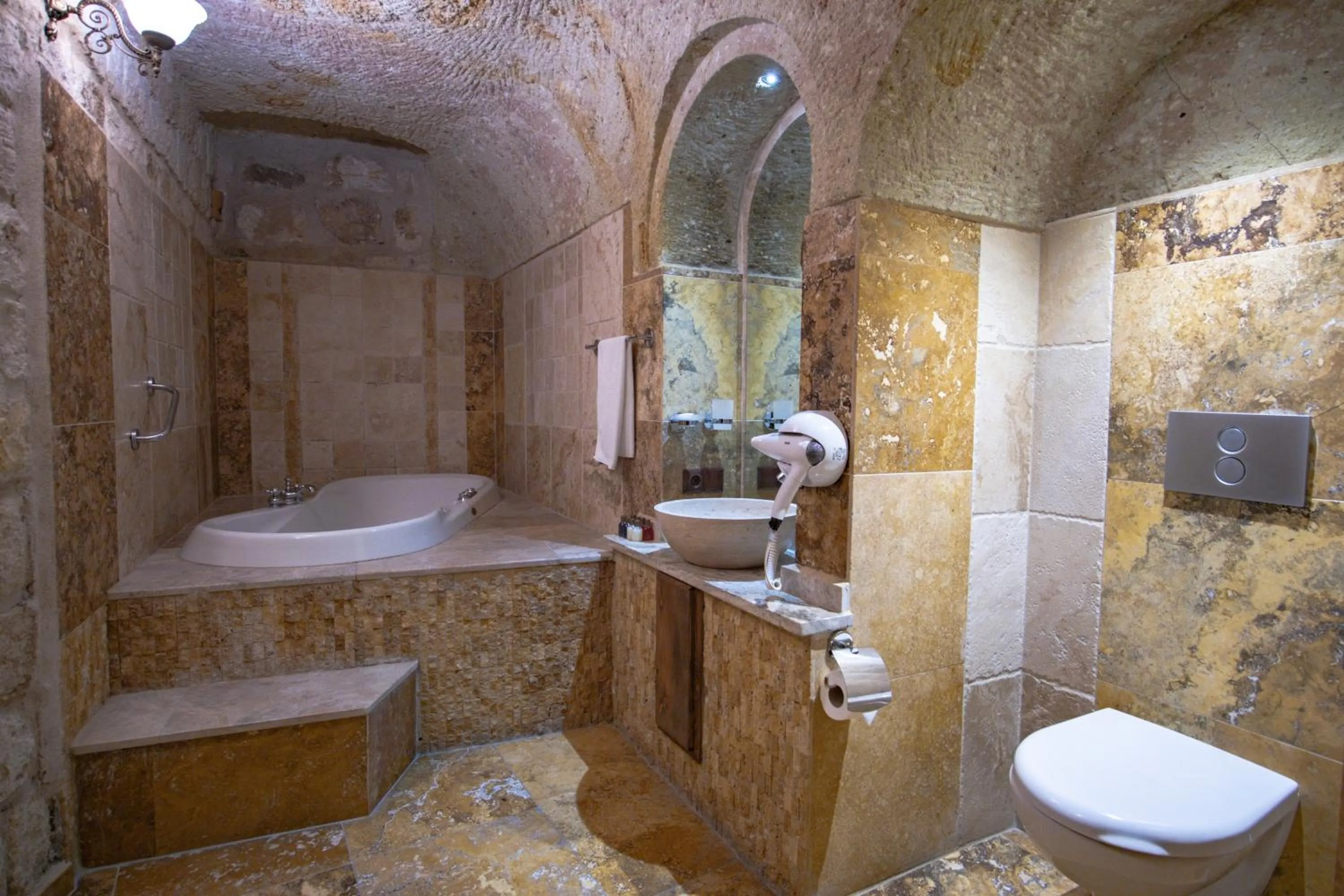 Shower in Kemerhan Cave Suites