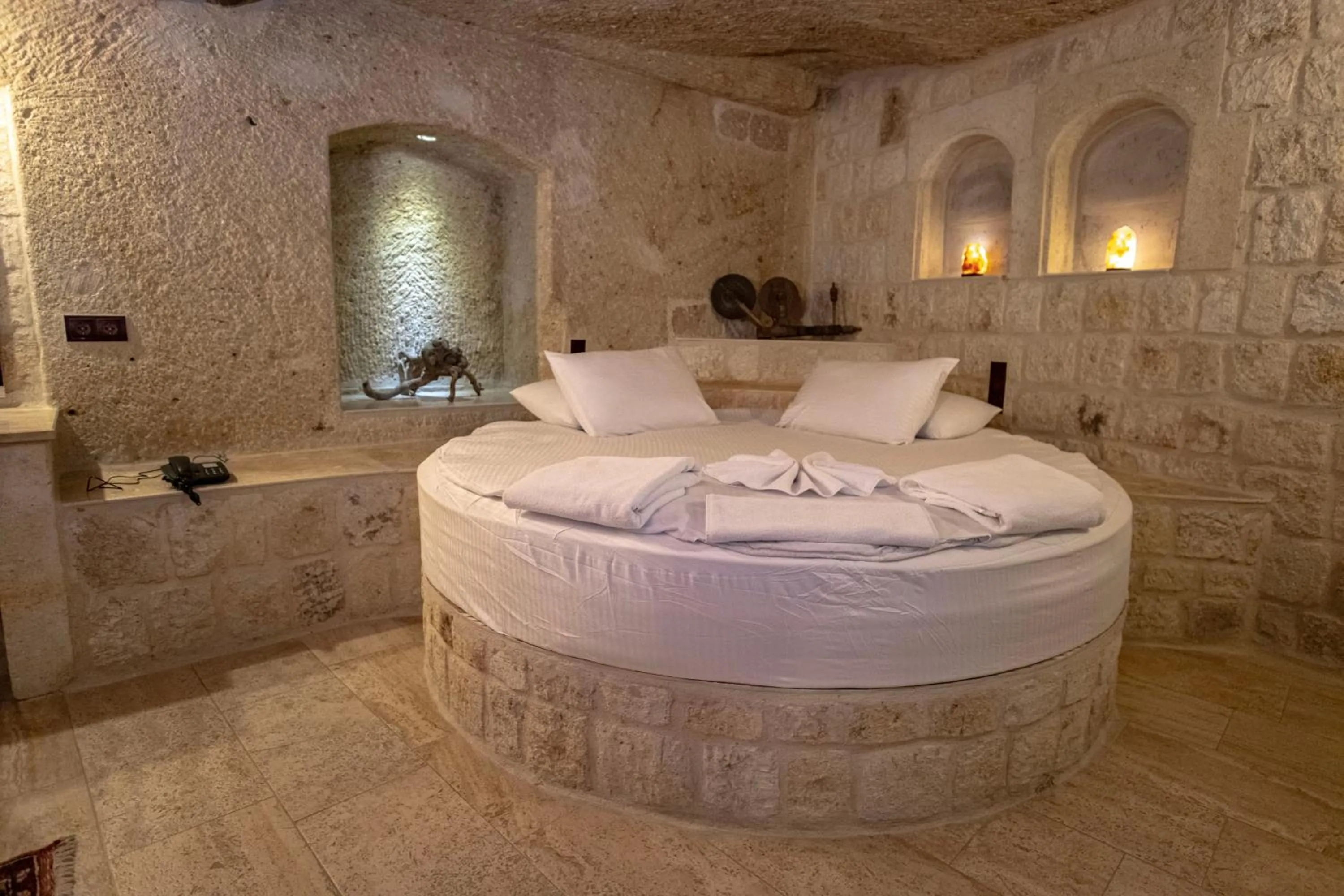 Bed in Kemerhan Cave Suites