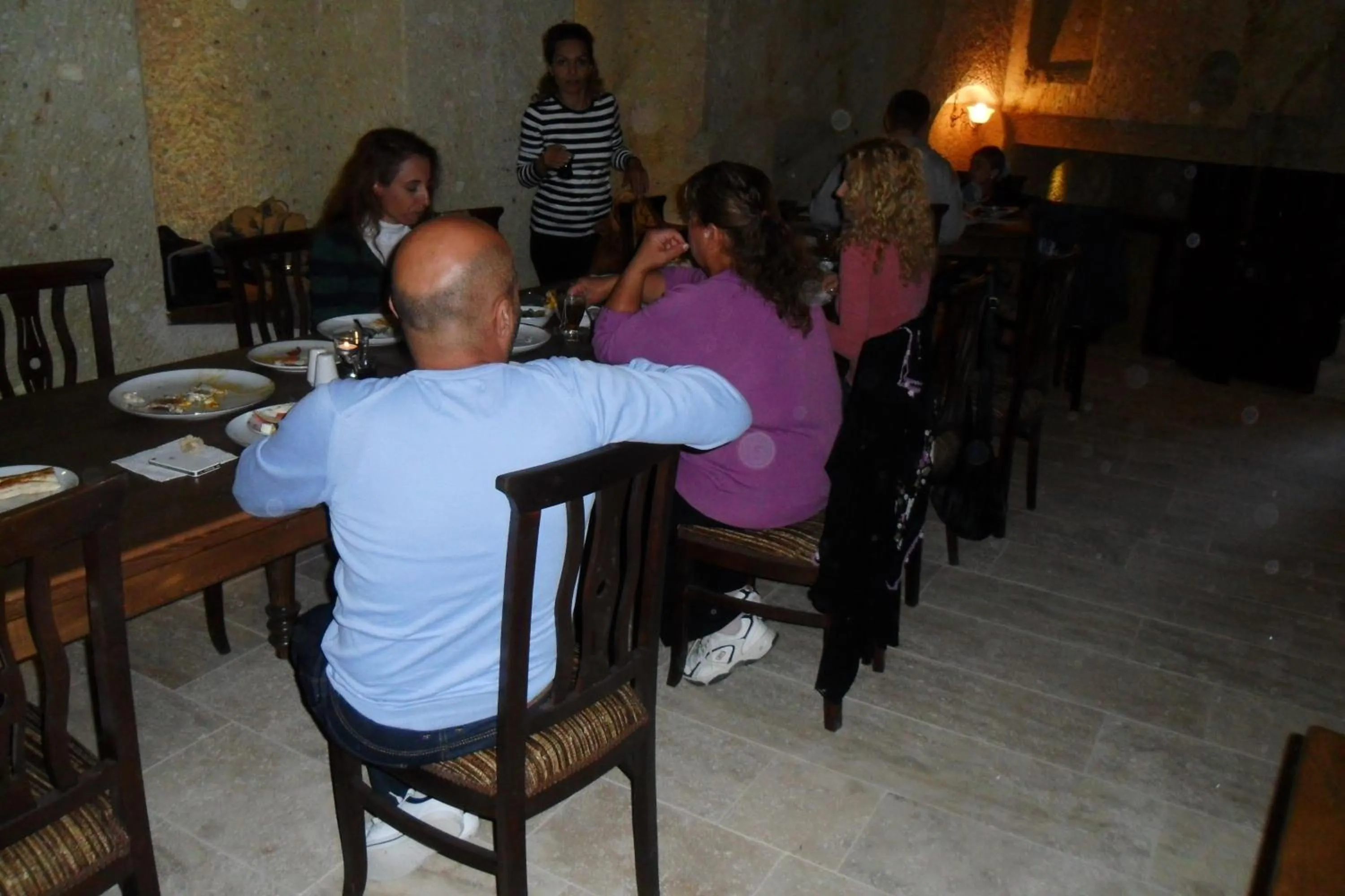 Restaurant/places to eat in Kemerhan Cave Suites