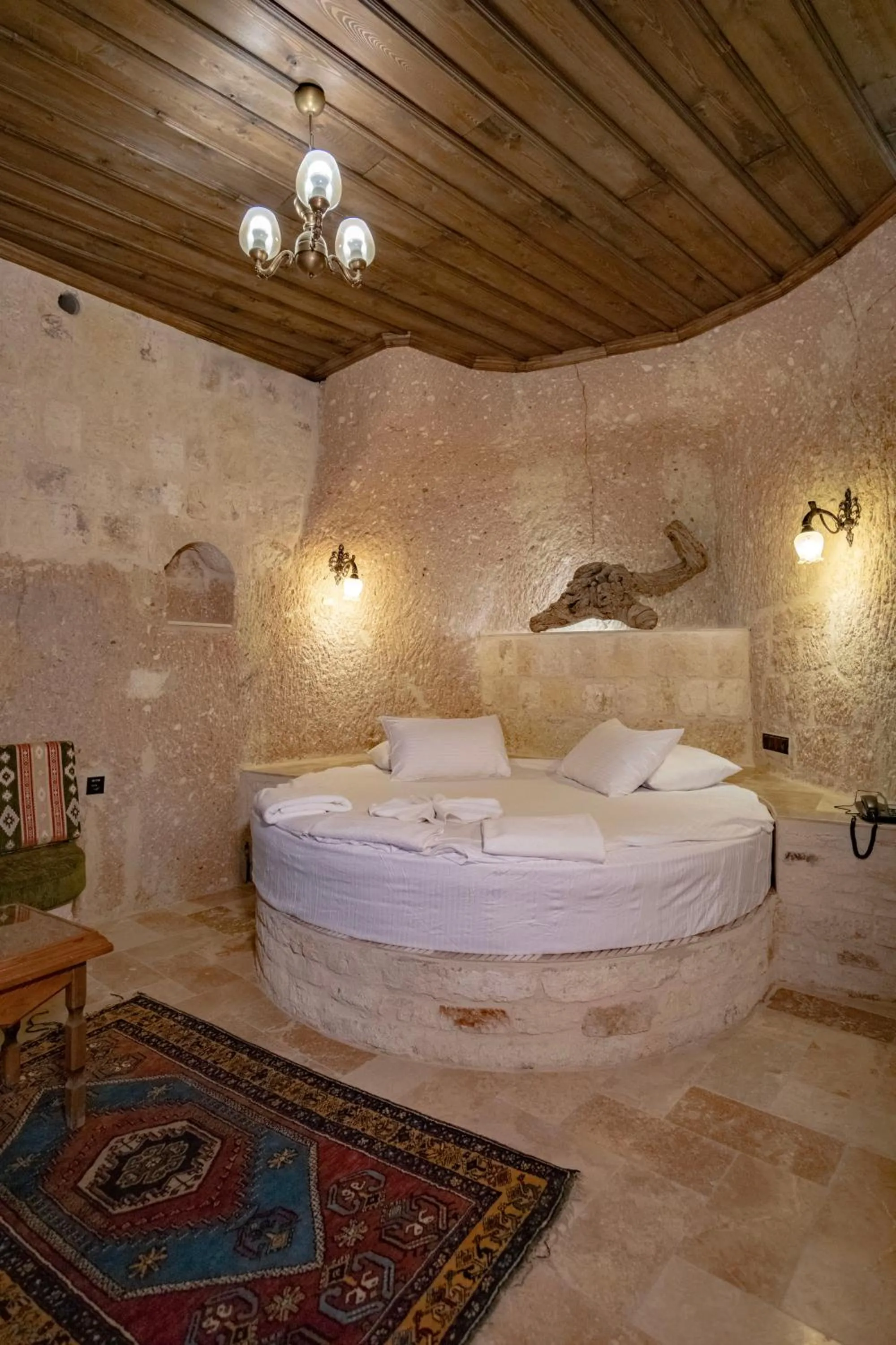Bed in Kemerhan Cave Suites