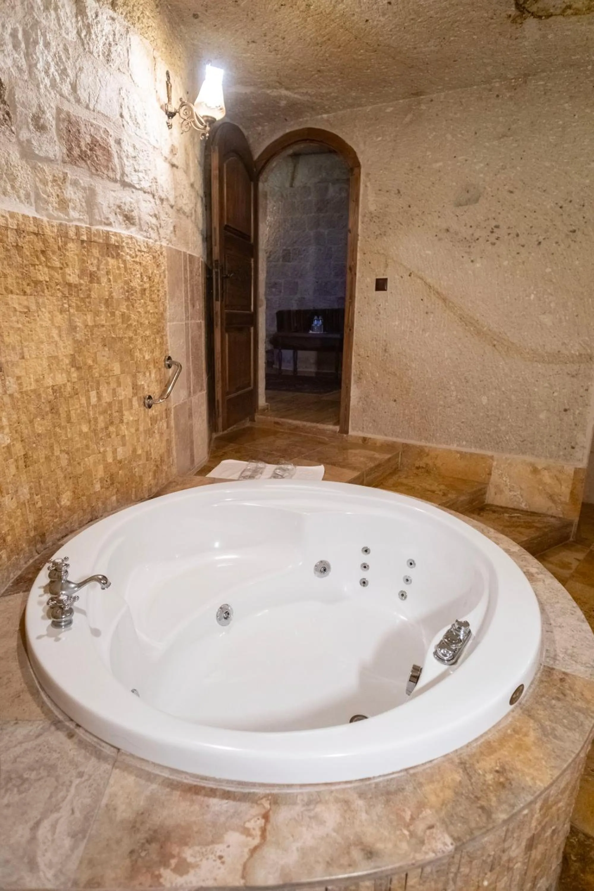 Bathroom in Kemerhan Cave Suites