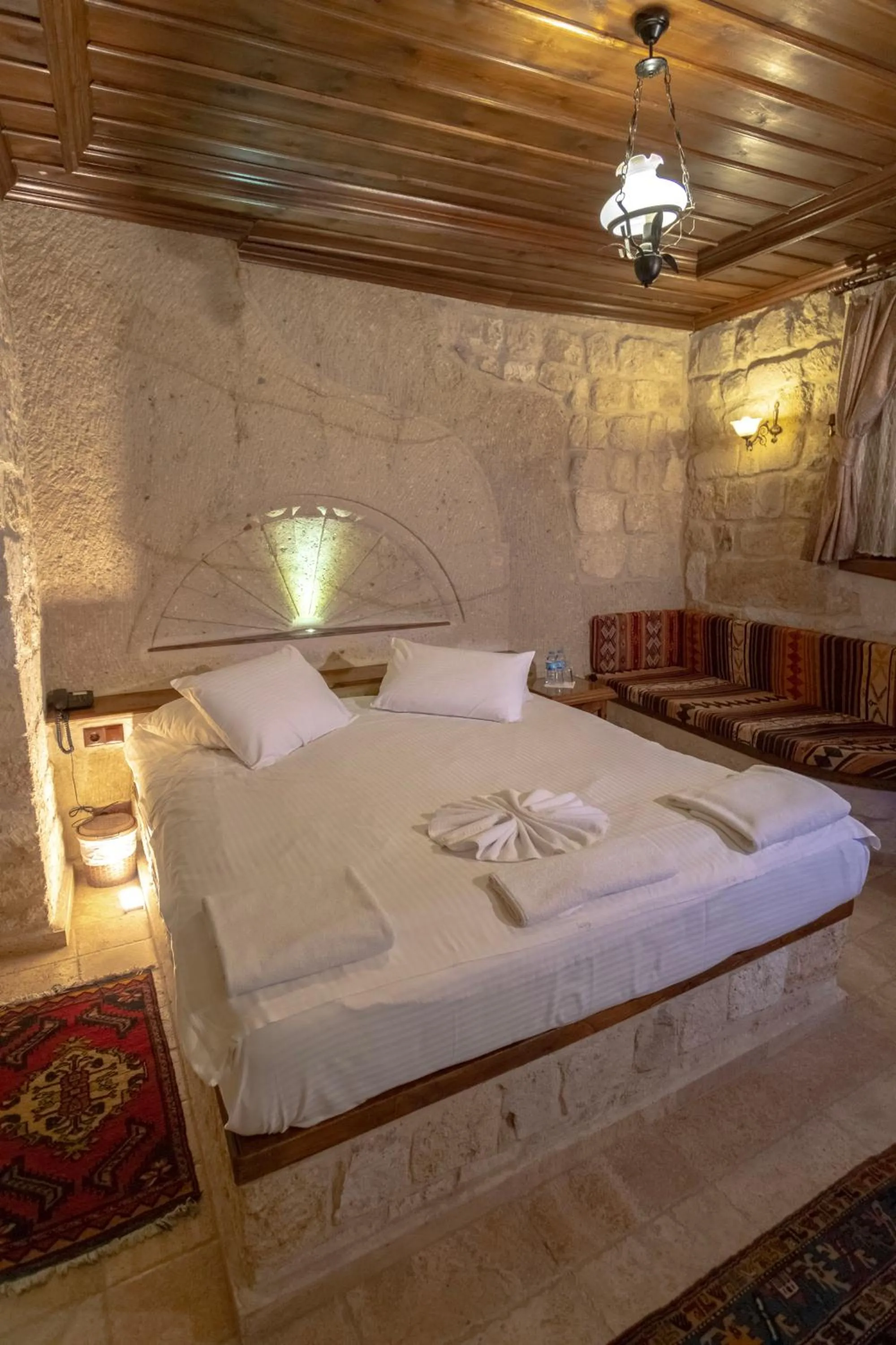 Bed in Kemerhan Cave Suites