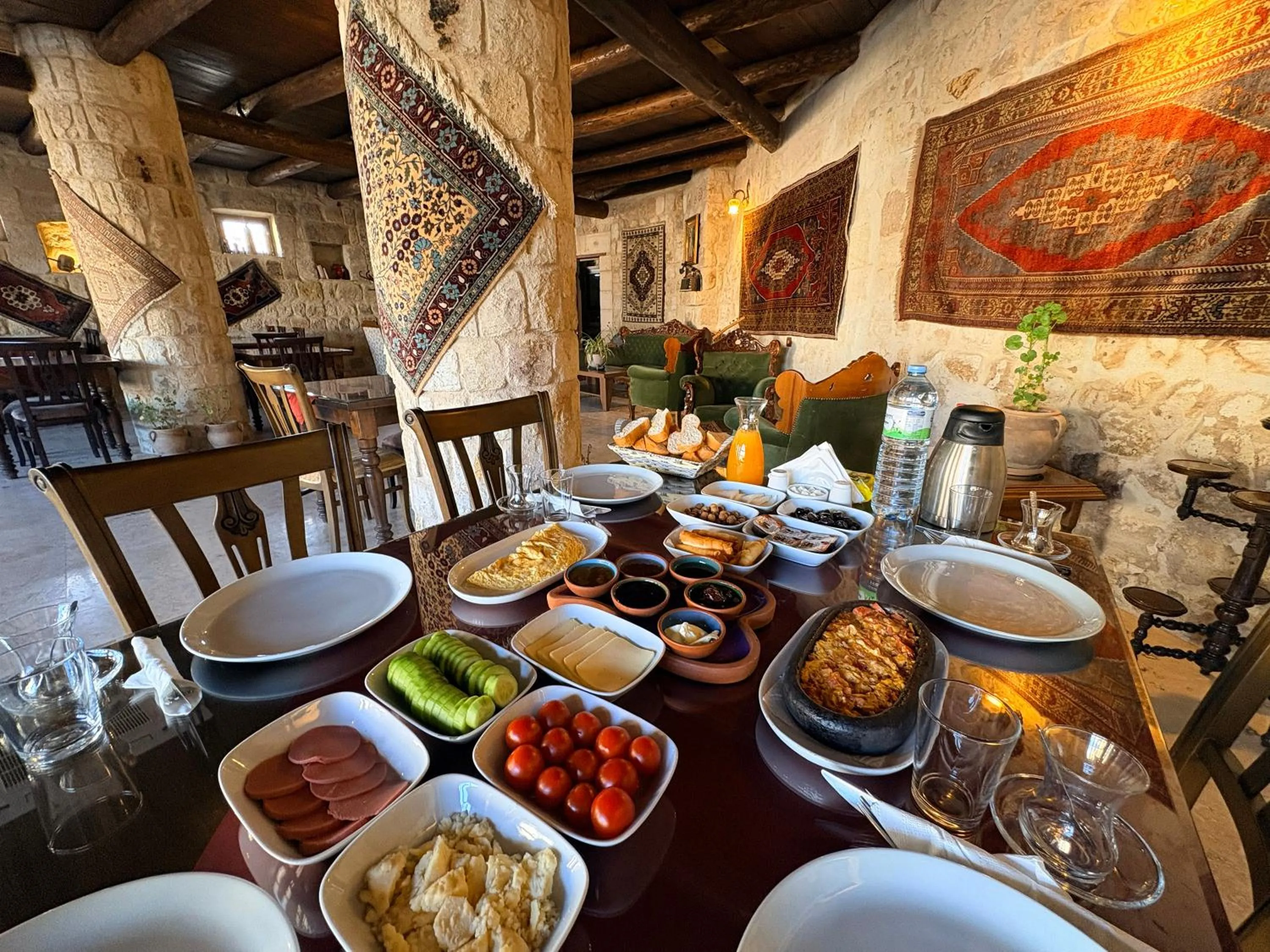 Breakfast in Kemerhan Cave Suites