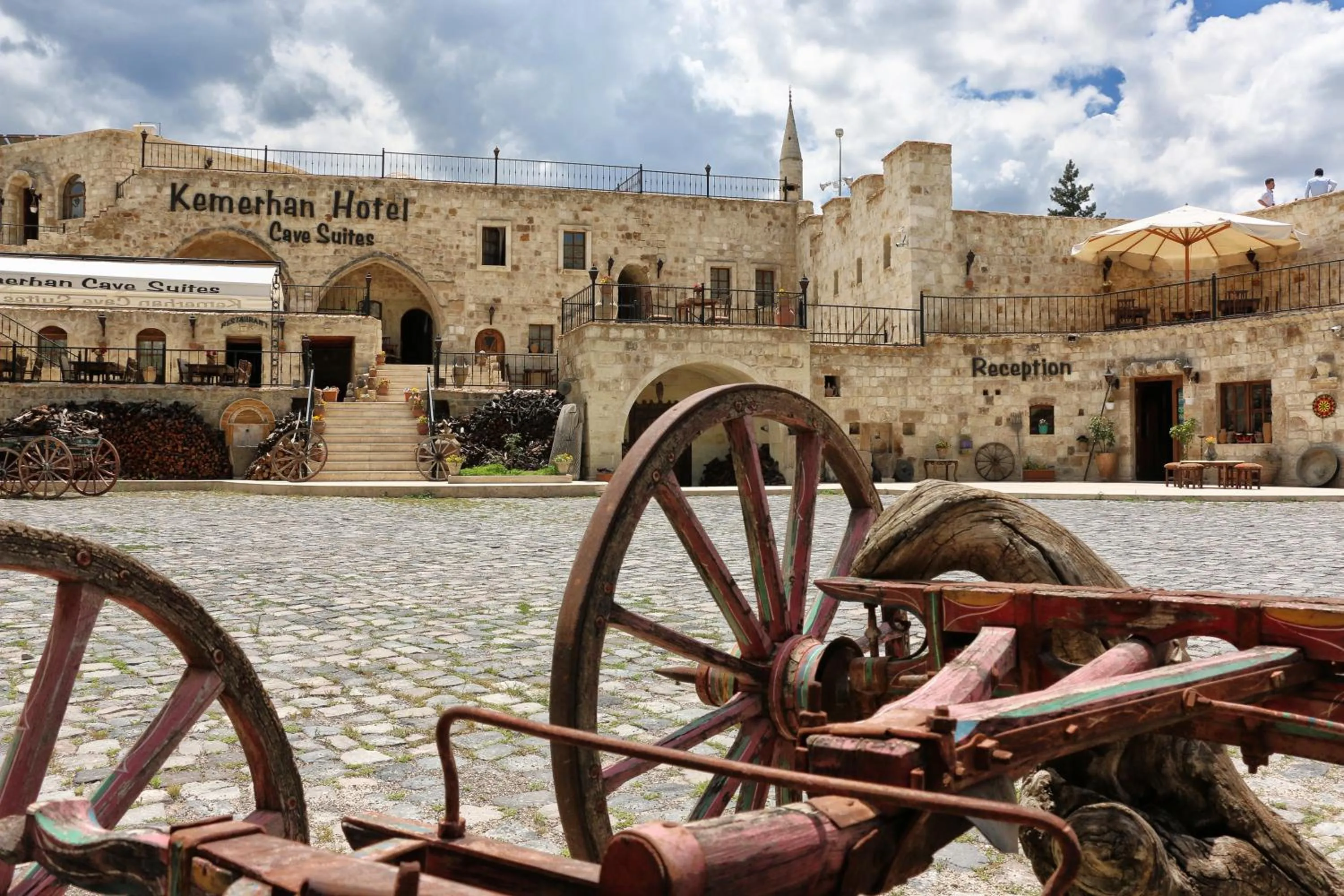 Garden in Kemerhan Cave Suites