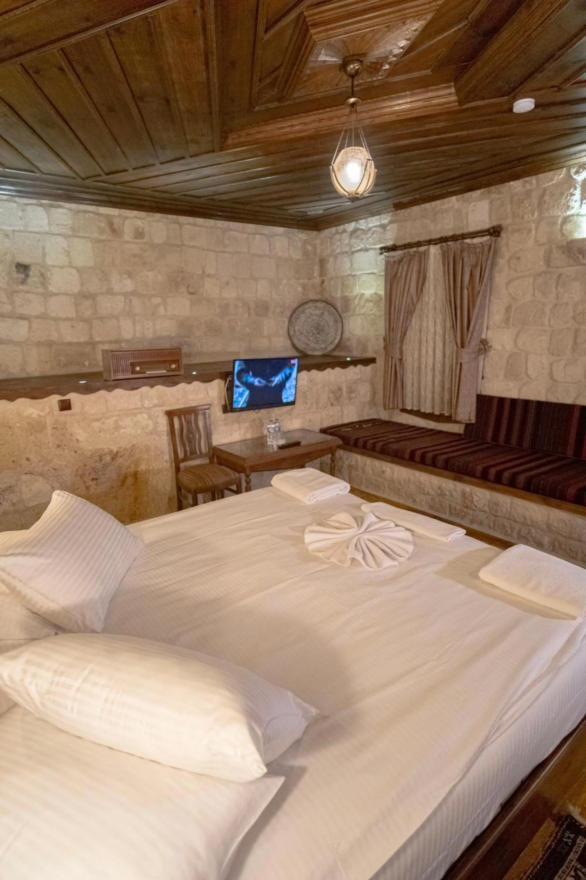 Bed in Kemerhan Cave Suites