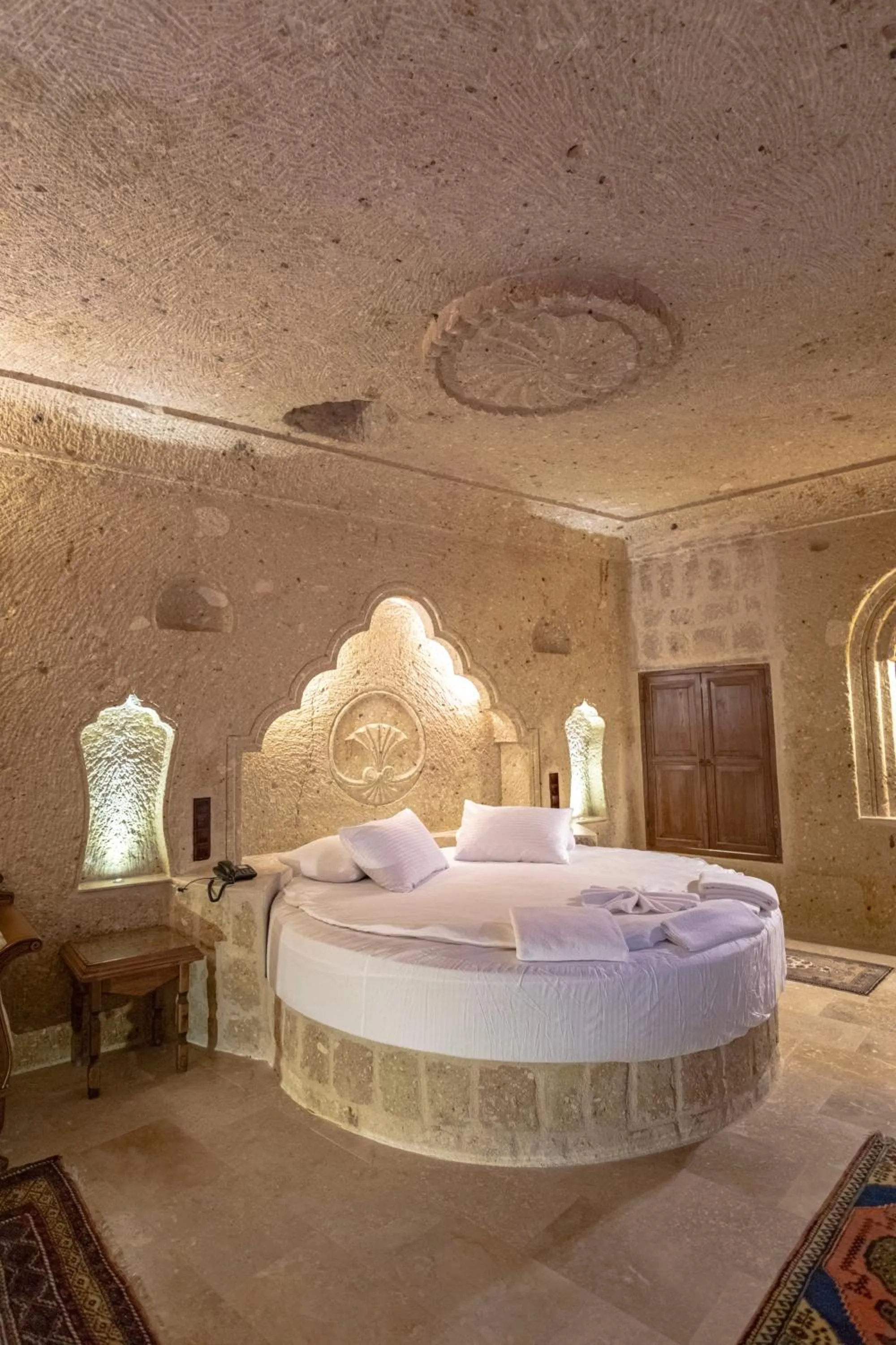 Bed in Kemerhan Cave Suites