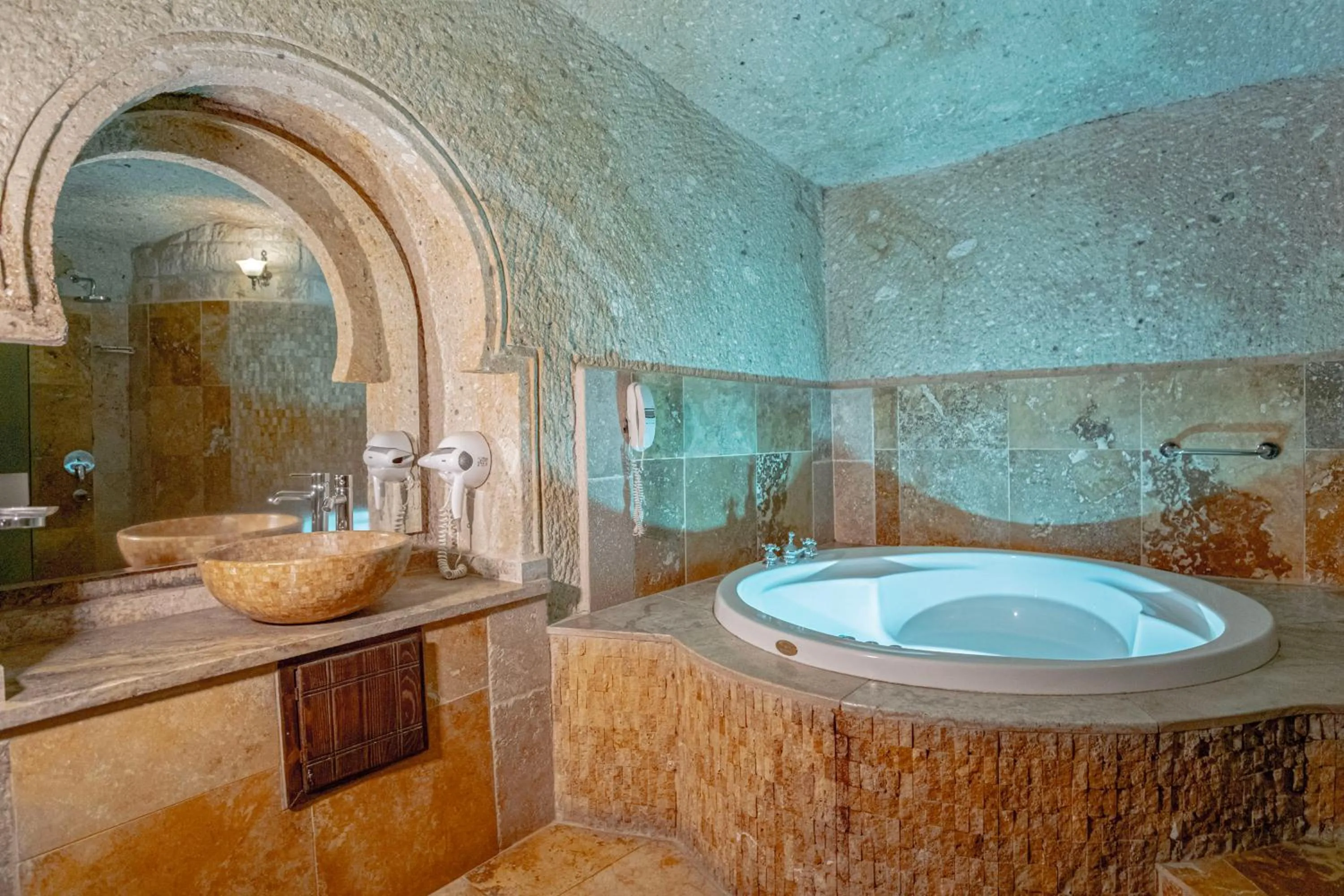 Bathroom in Kemerhan Cave Suites