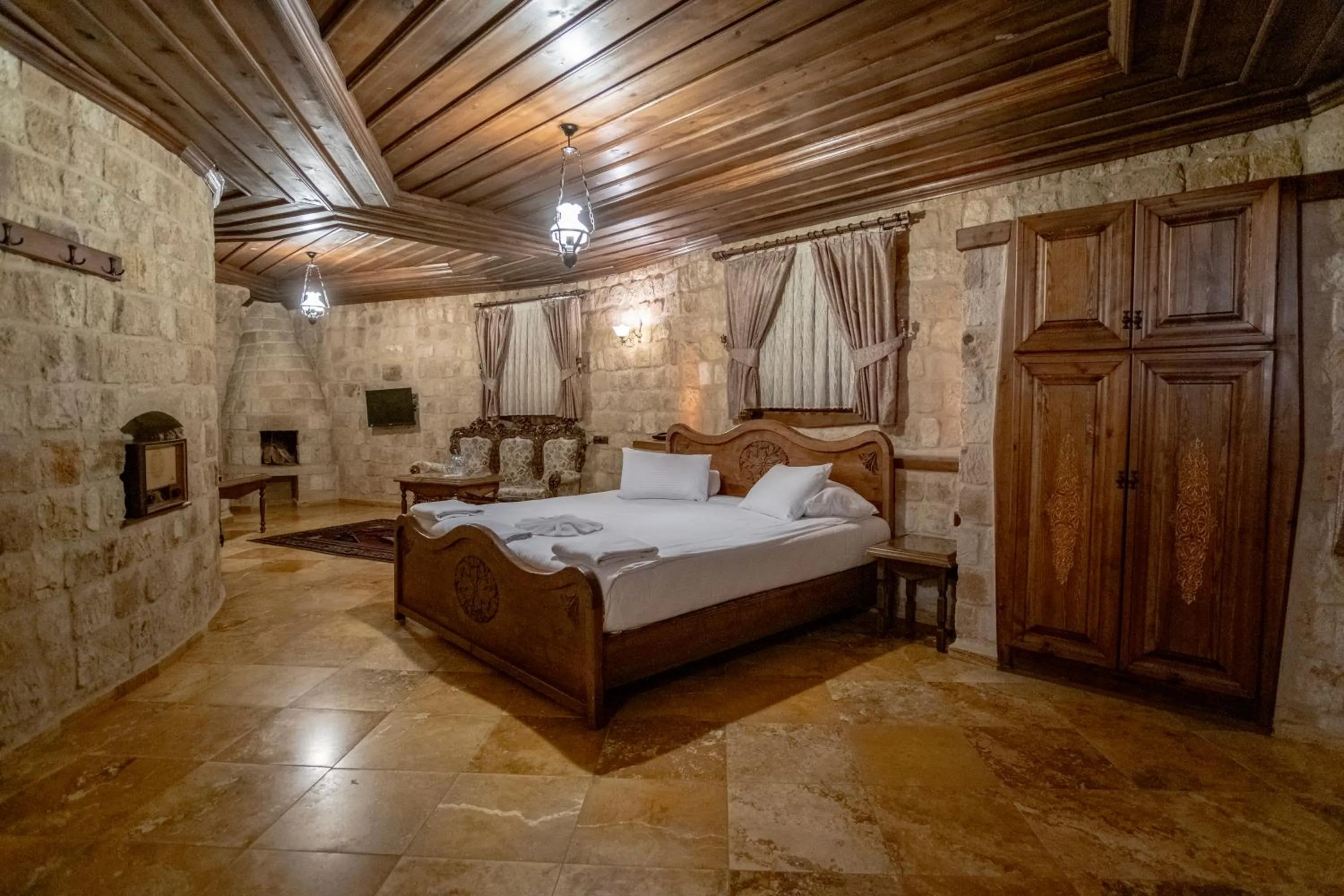 Bed in Kemerhan Cave Suites
