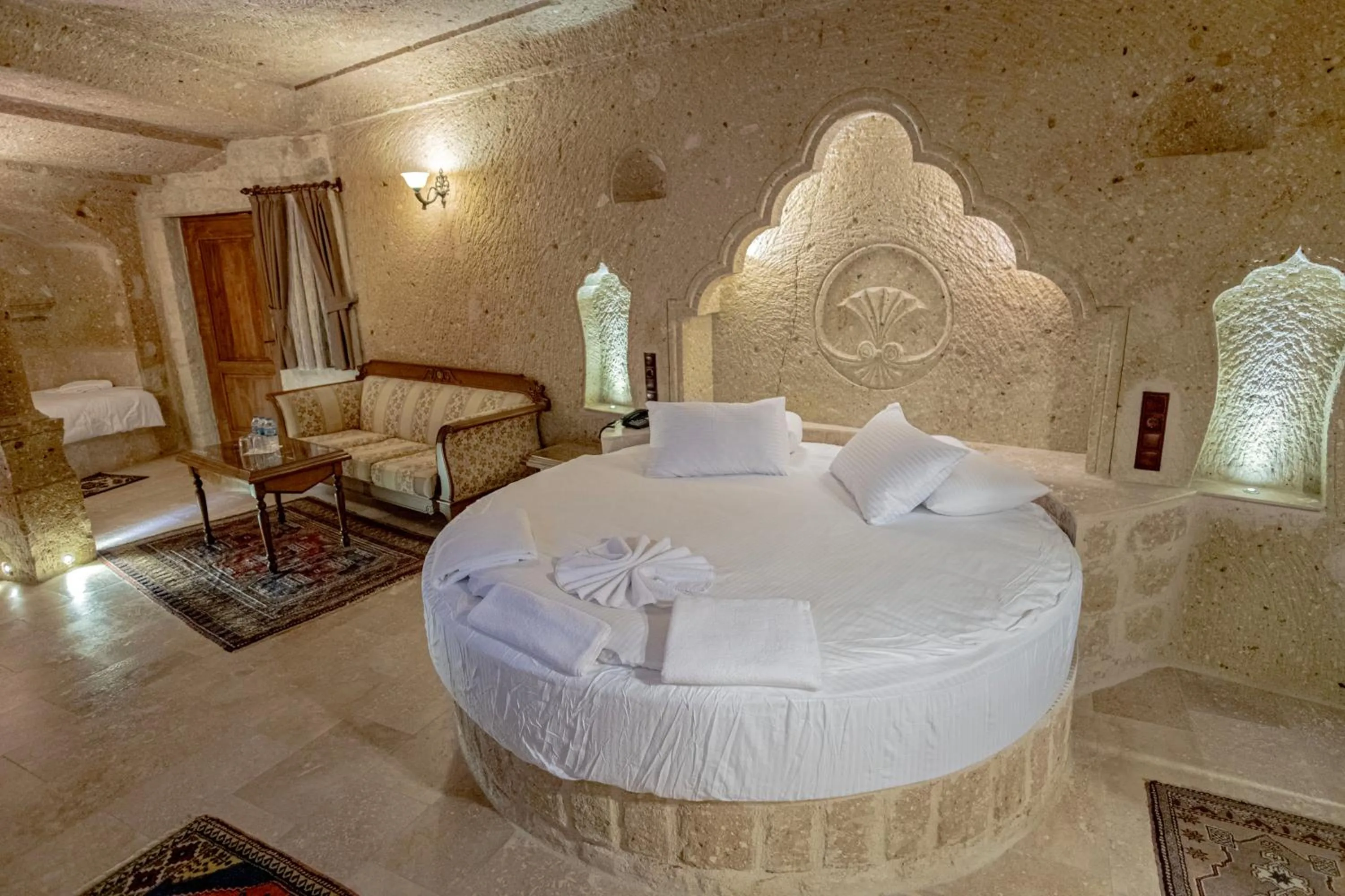 Bed in Kemerhan Cave Suites
