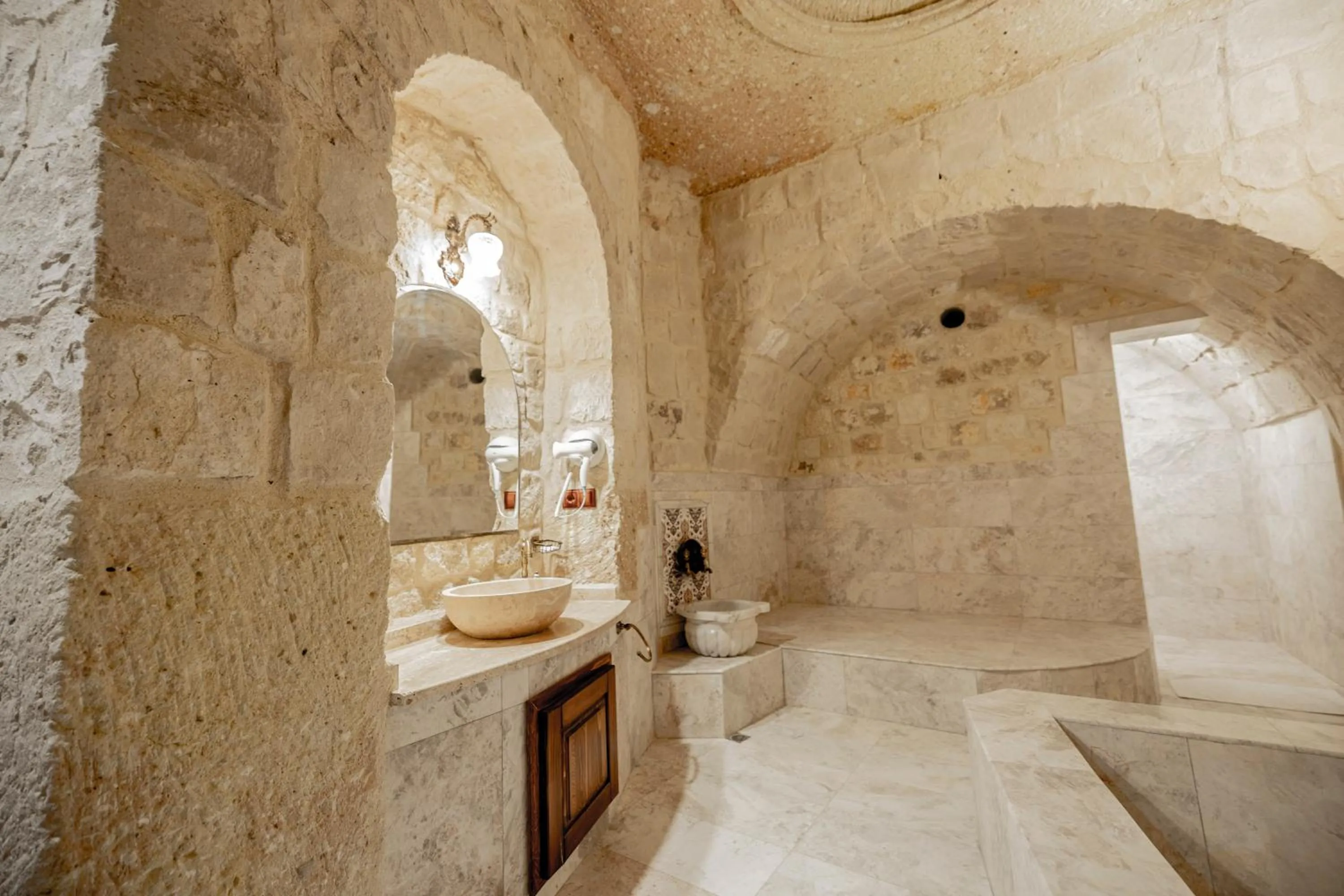 Shower in Kemerhan Cave Suites