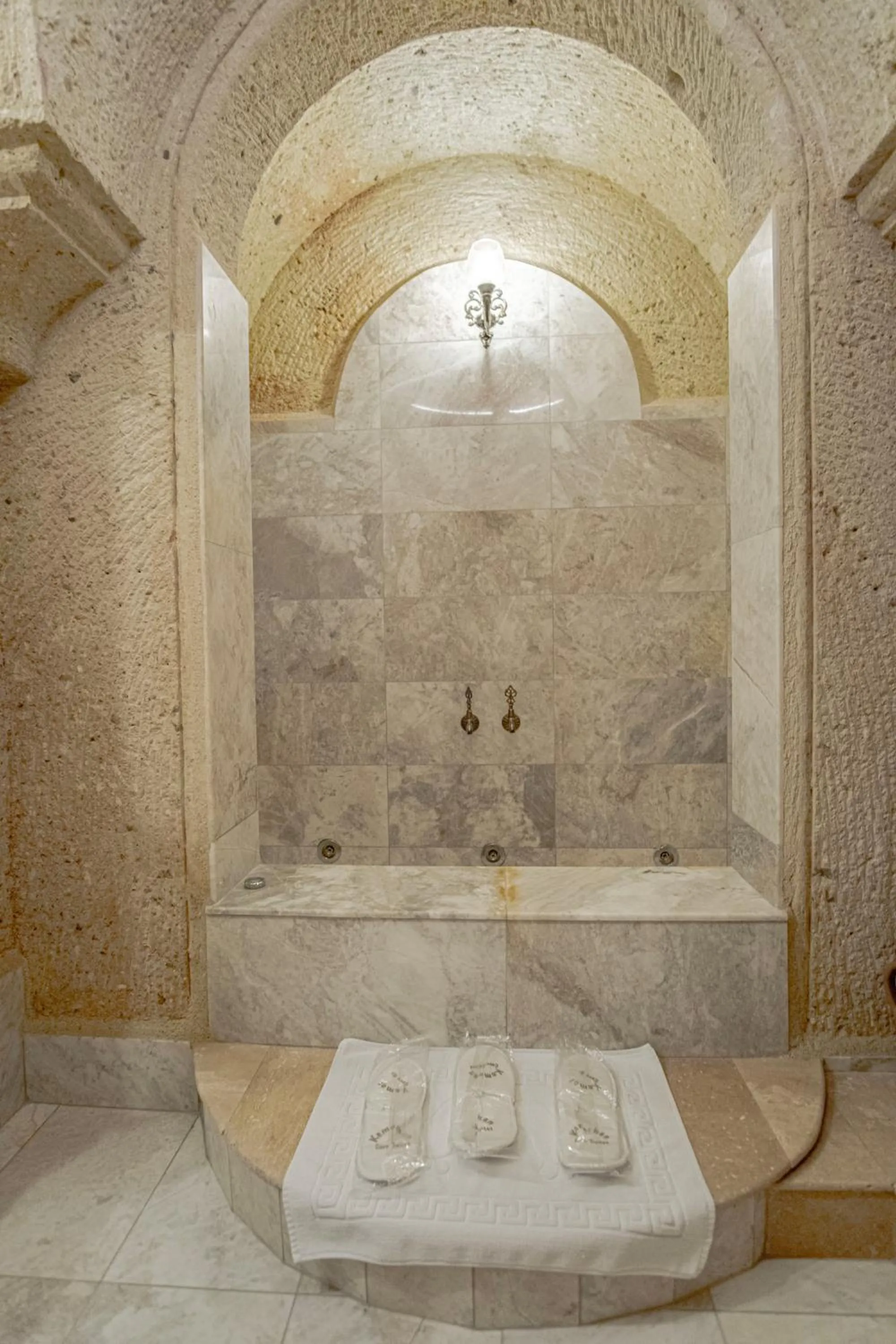 Bathroom in Kemerhan Cave Suites