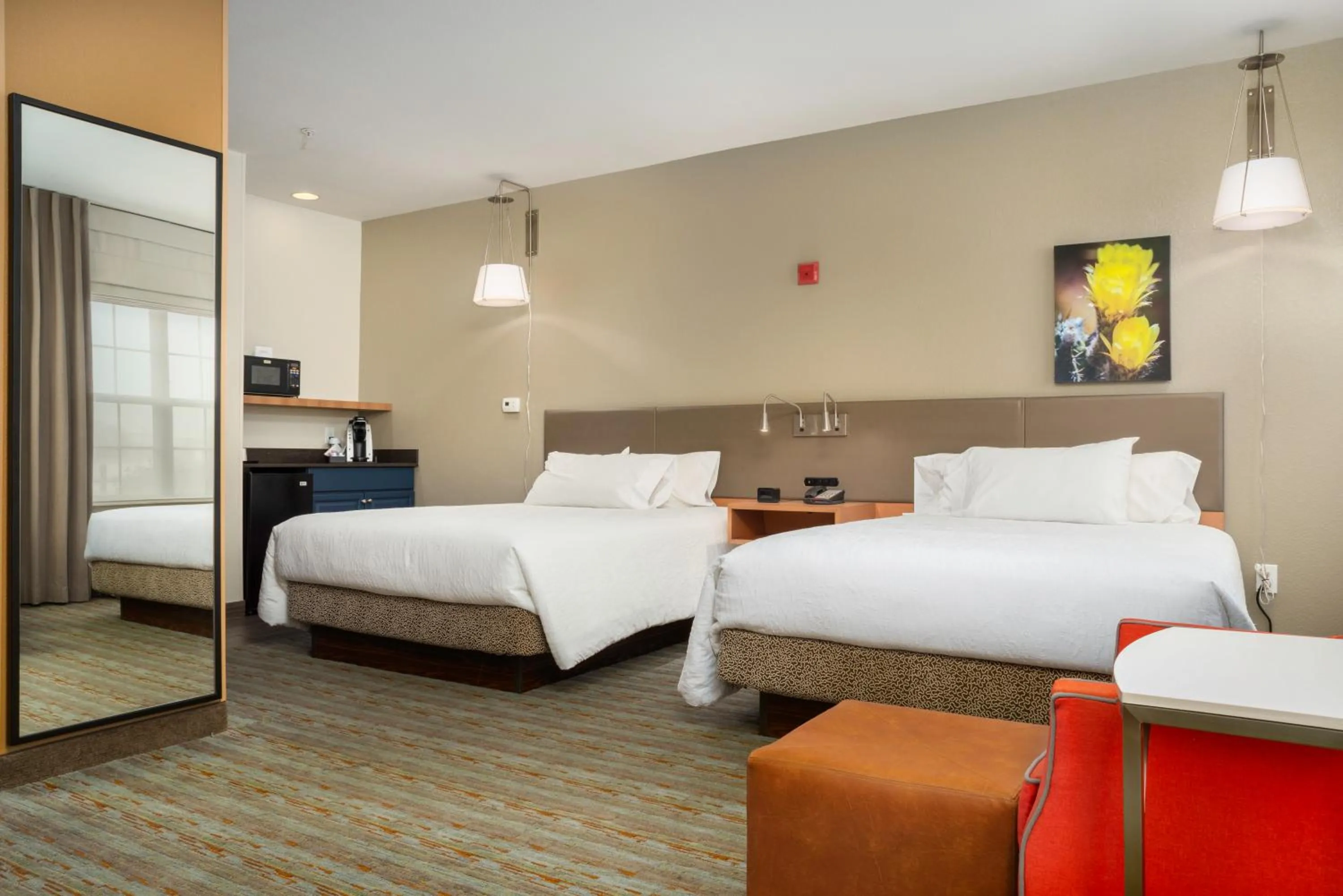 Bedroom, Bed in Hilton Garden Inn Phoenix Airport