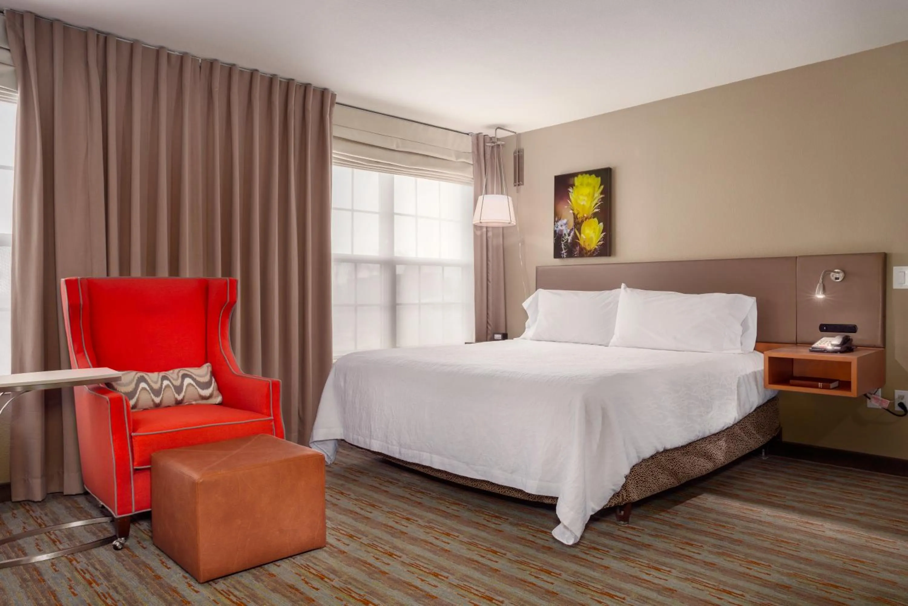 Bed in Hilton Garden Inn Phoenix Airport