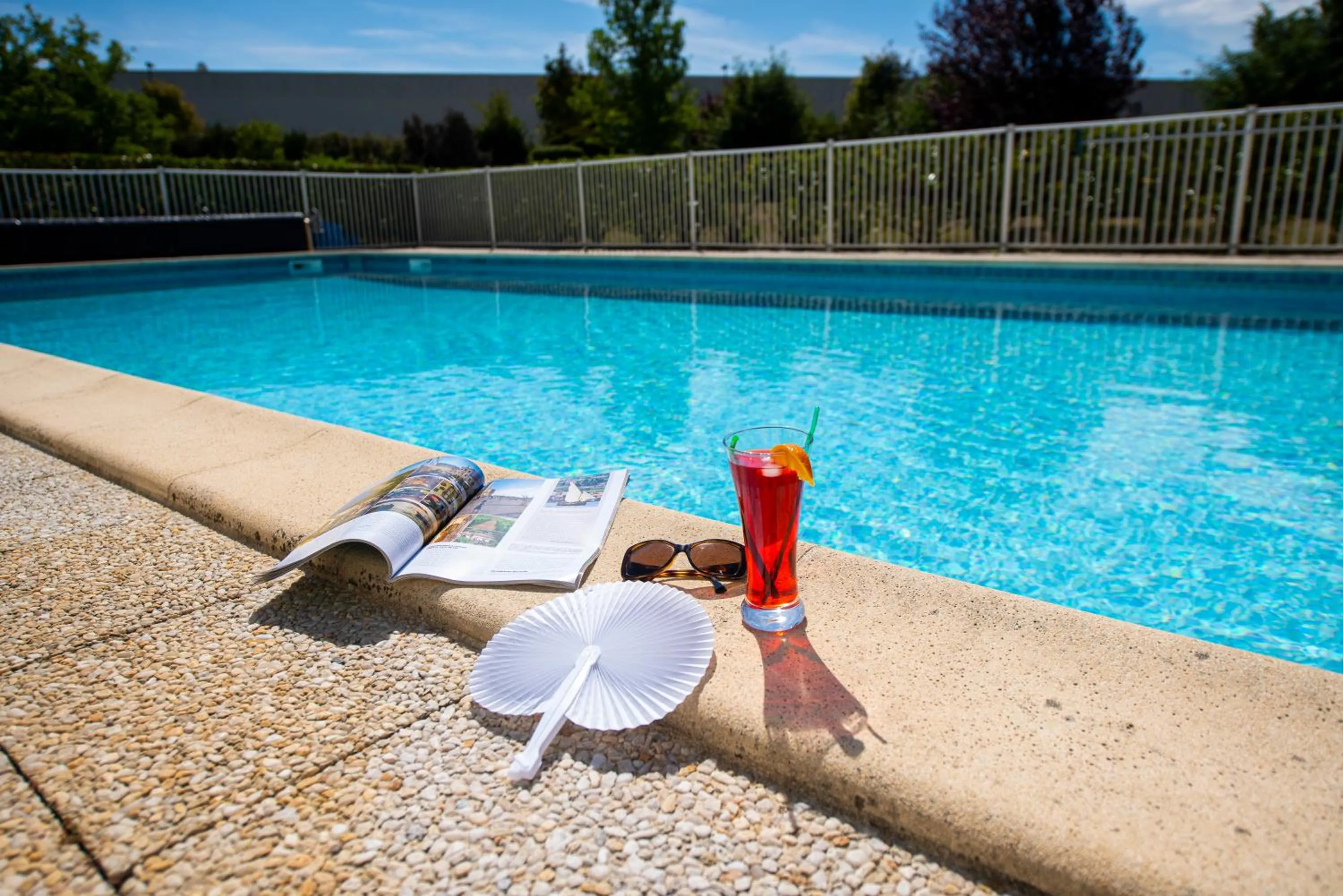 Swimming pool in ibis Styles Gien