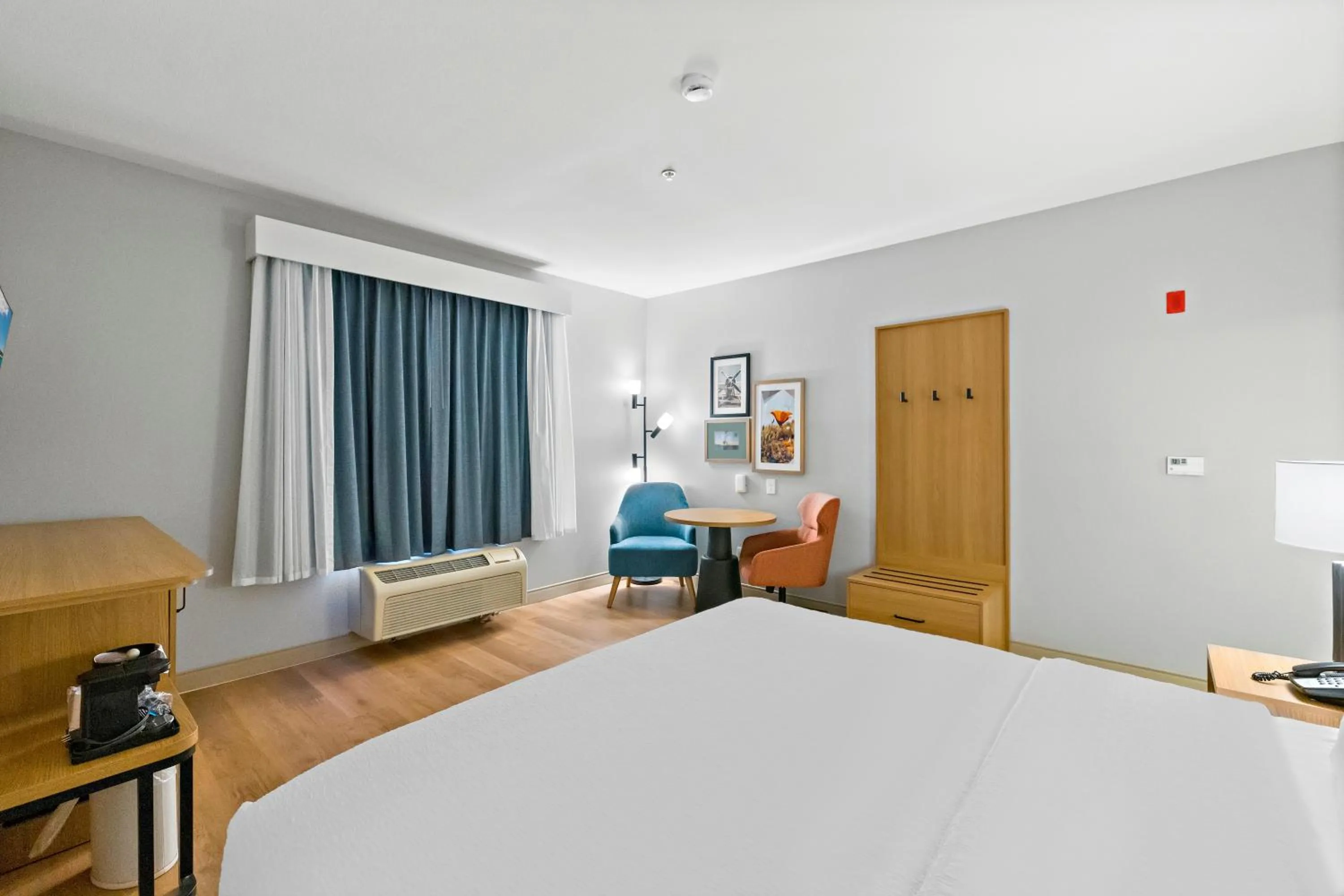 Bedroom, Bed in Hampton Inn & Suites Lancaster