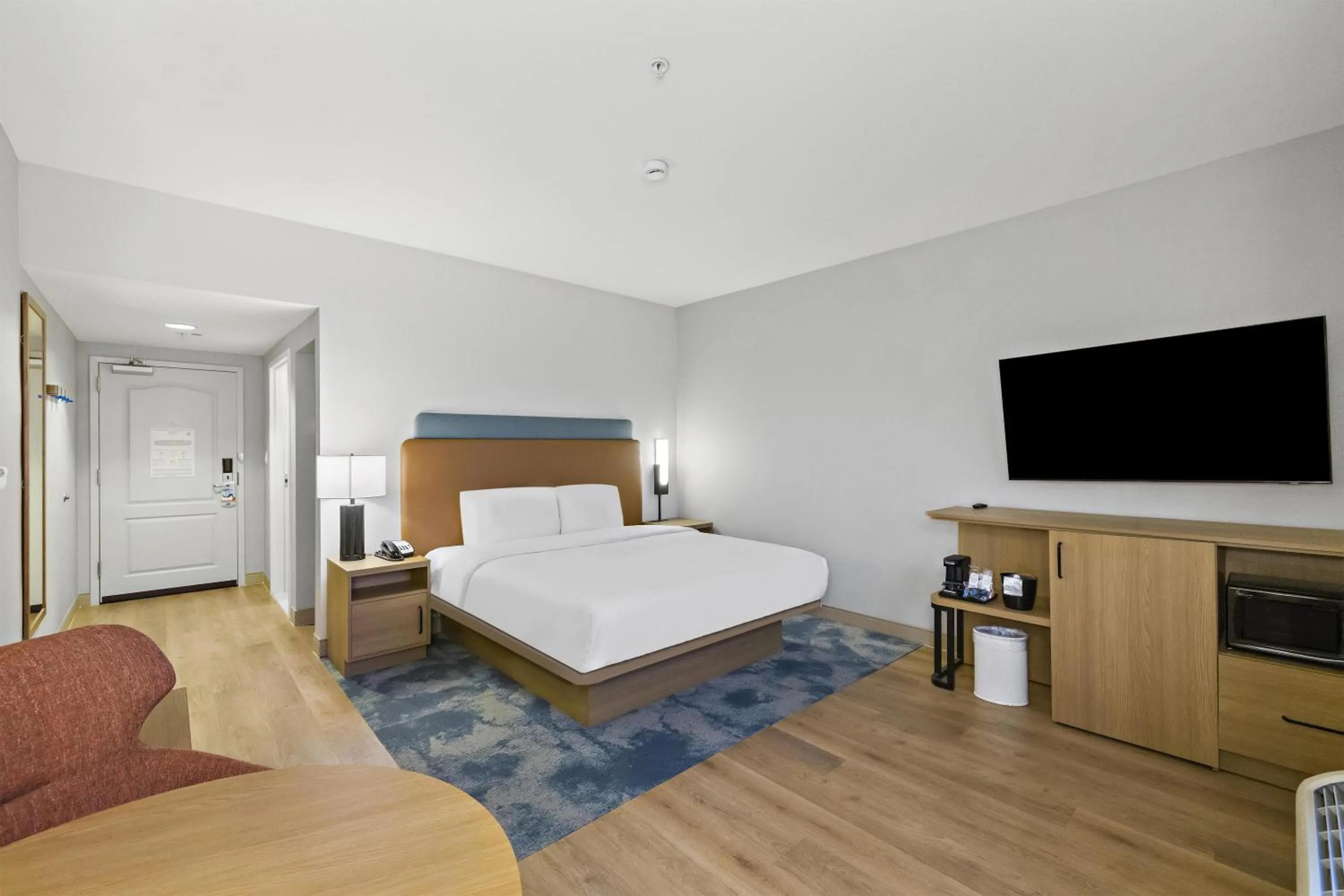 Bed in Hampton Inn & Suites Lancaster