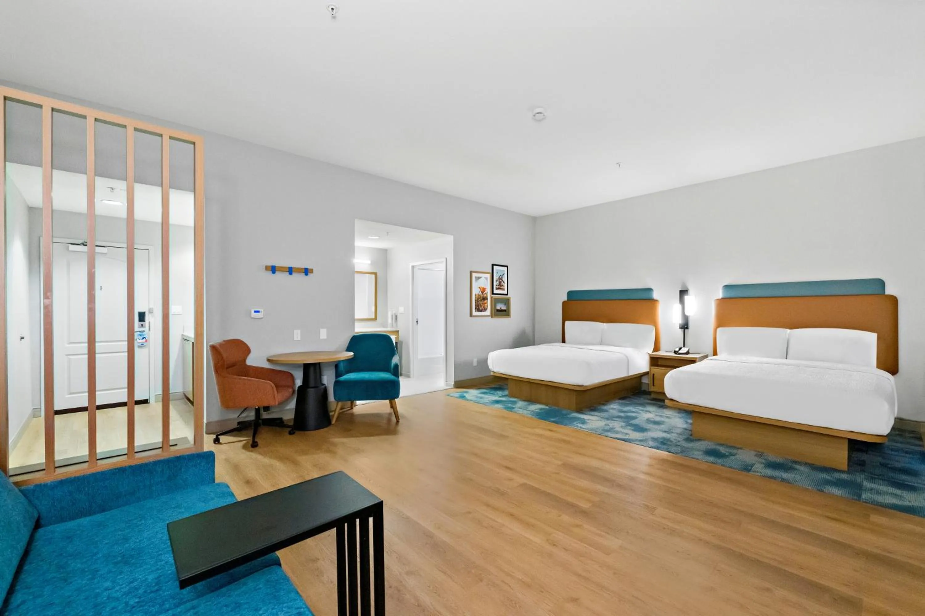 Bedroom, Bed in Hampton Inn & Suites Lancaster