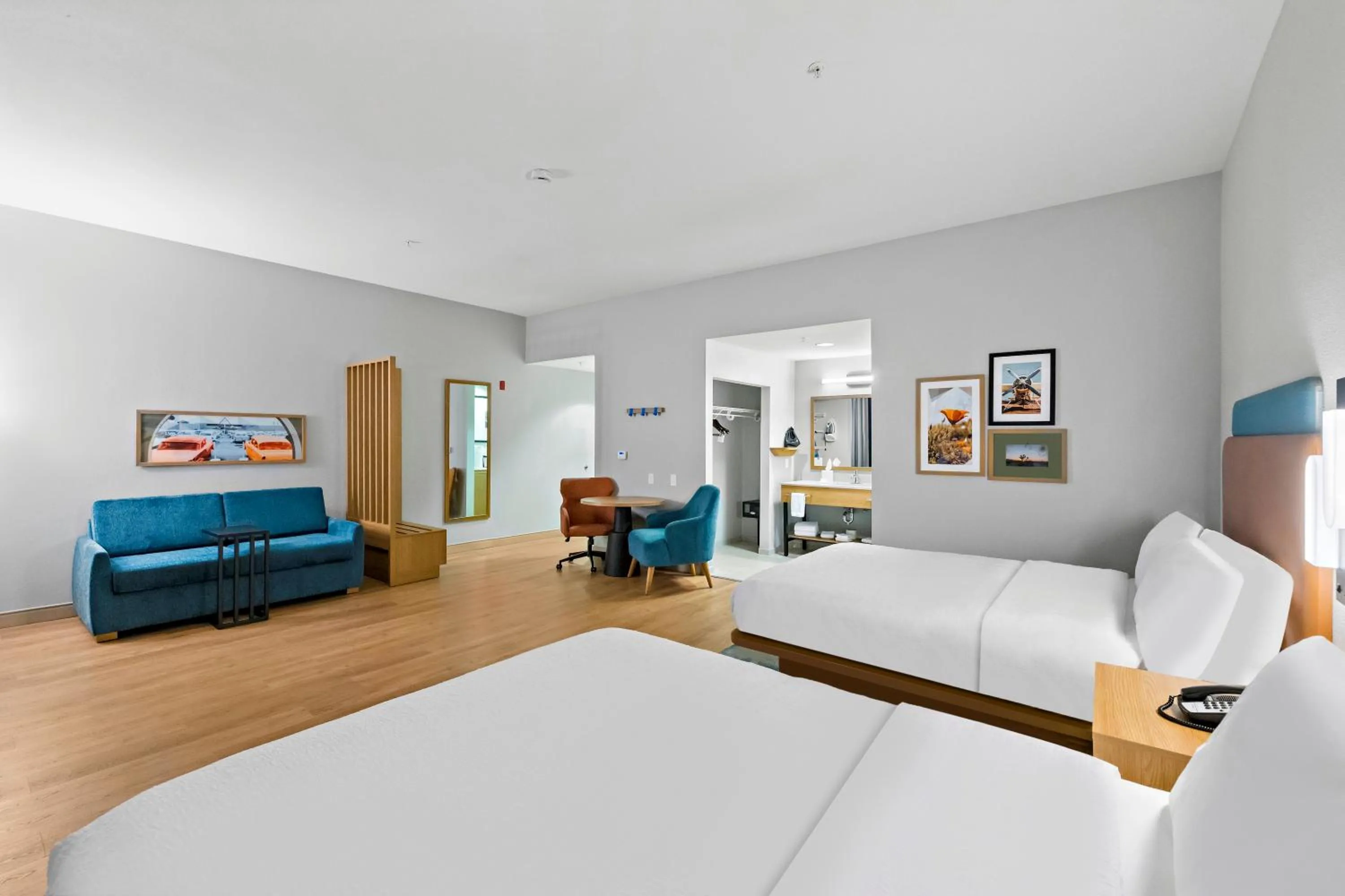 Bedroom, Bed in Hampton Inn & Suites Lancaster