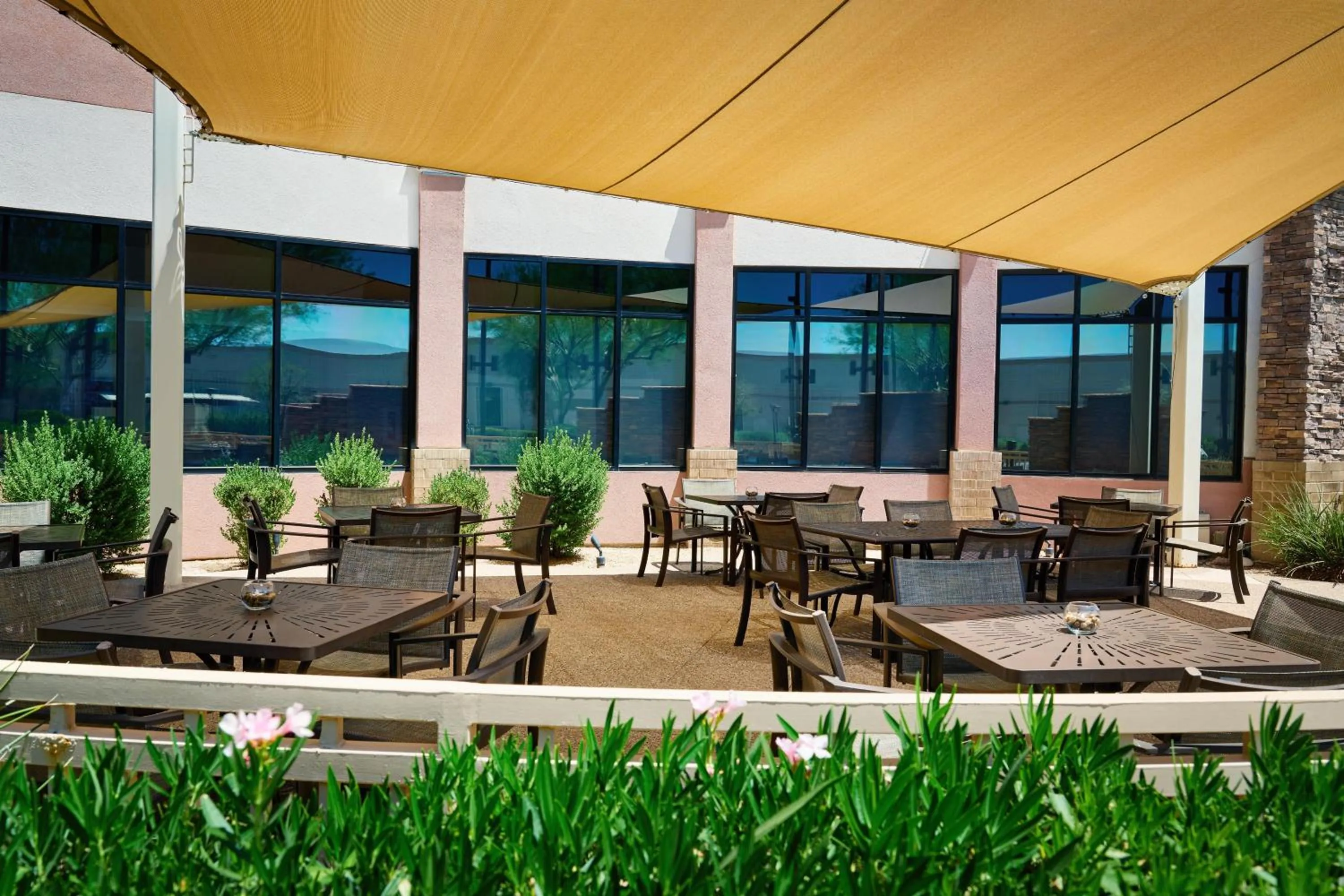 Patio in Hilton Garden Inn Phoenix North Happy Valley