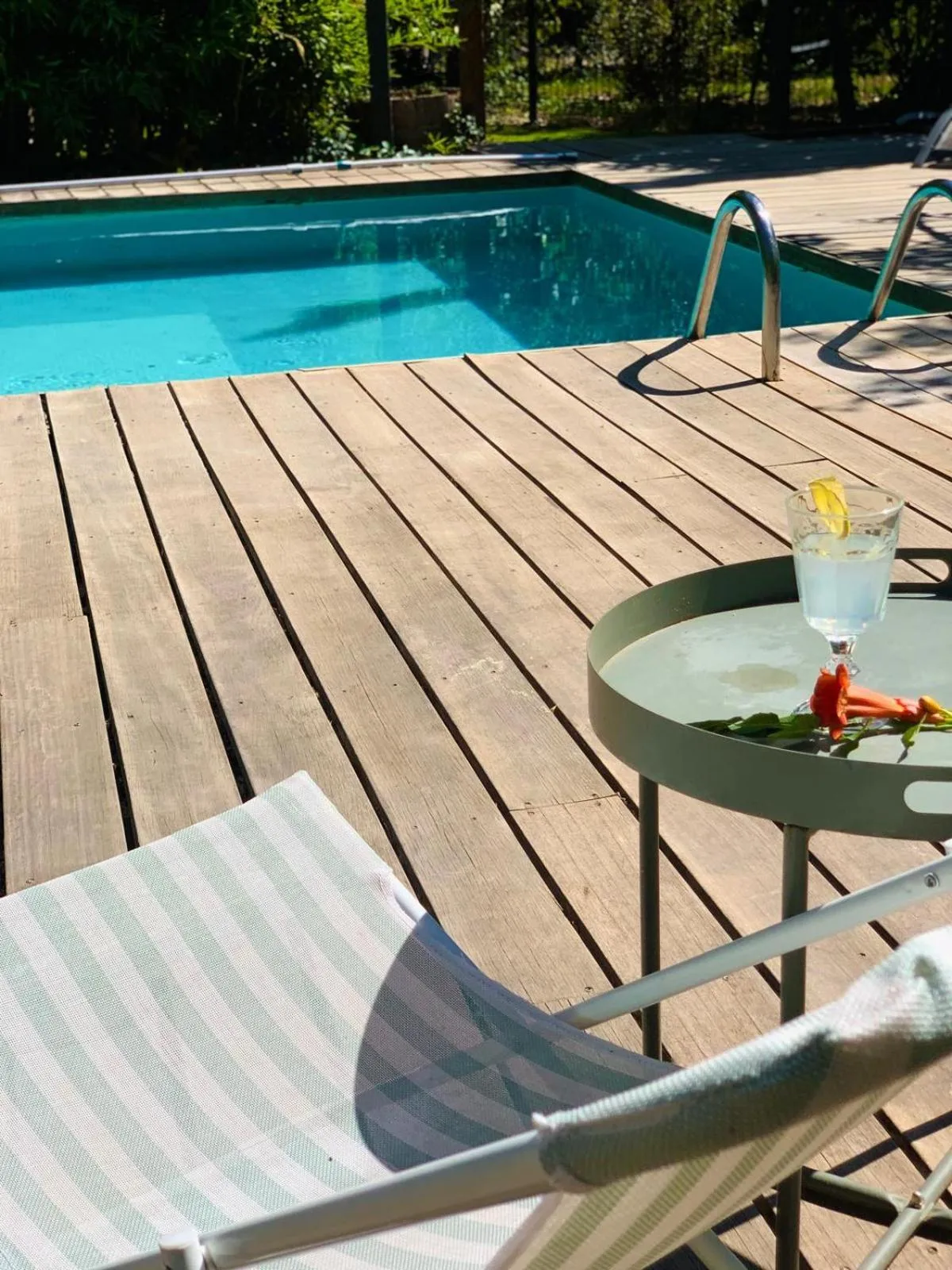 Swimming pool in Le Pavillon Vert - B&B