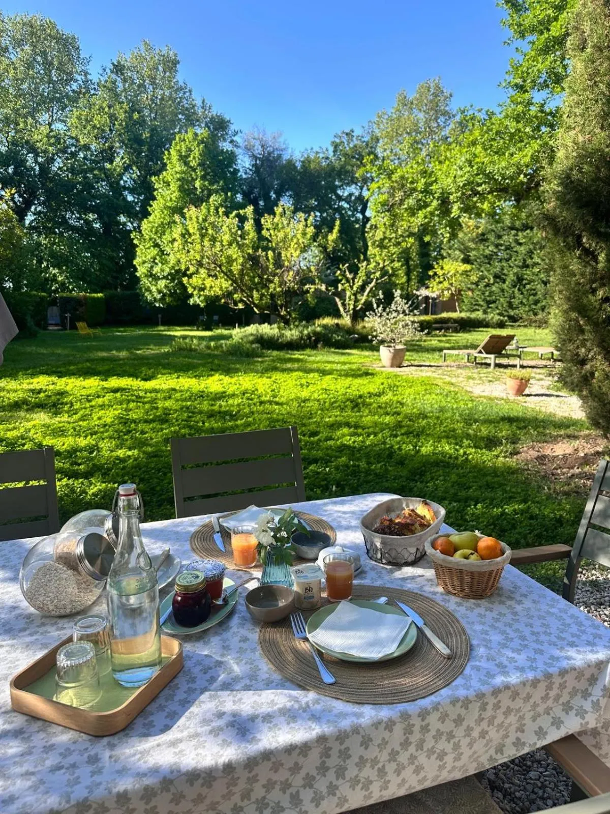 Breakfast in Le Pavillon Vert - B&B