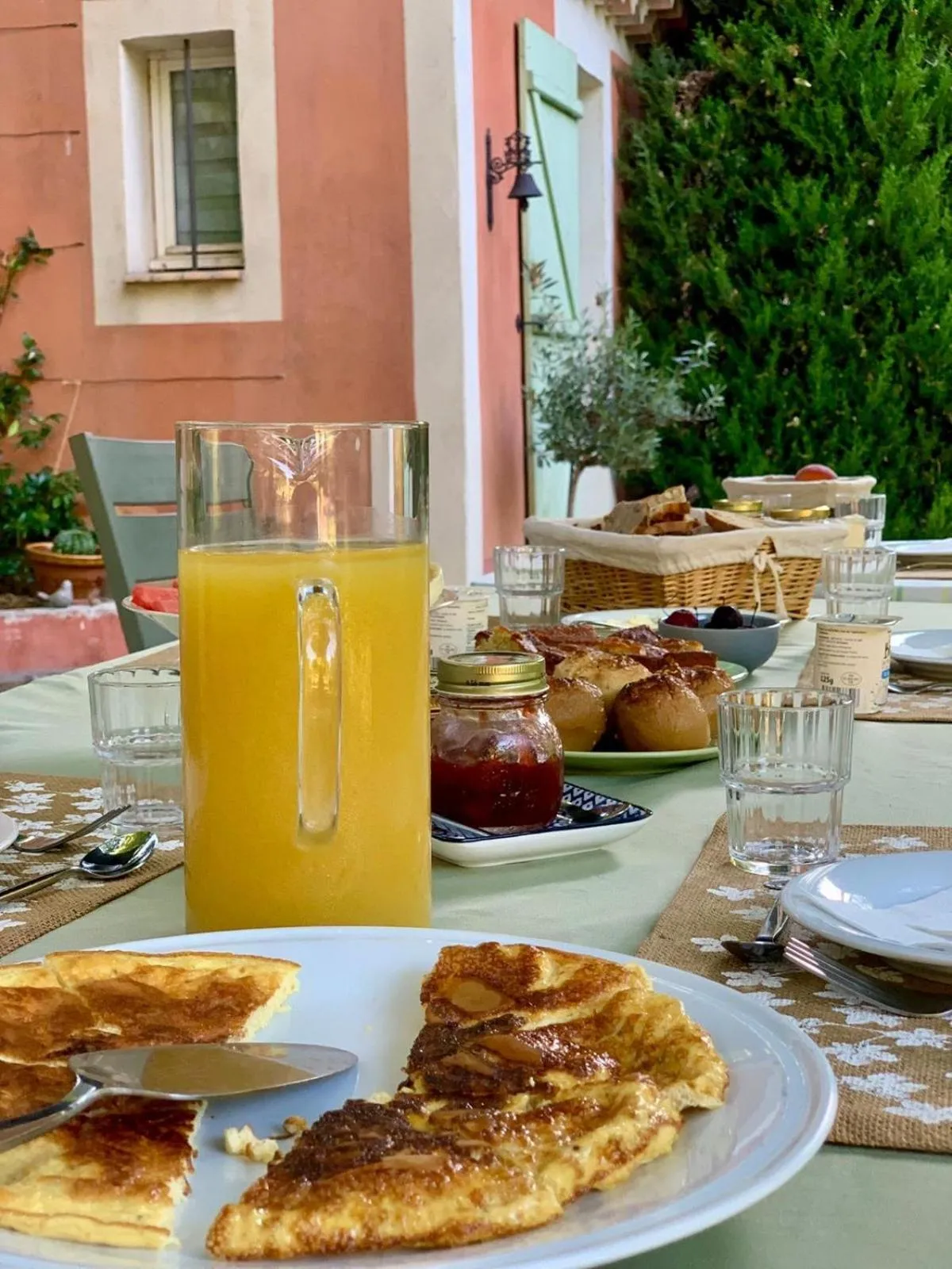 Breakfast in Le Pavillon Vert - B&B