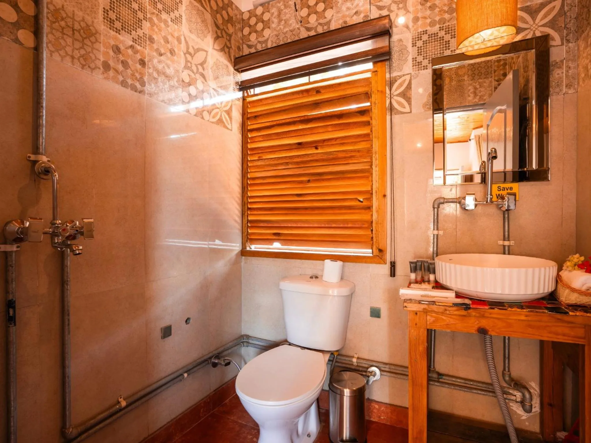 Shower in Moustache Select Mukteshwar