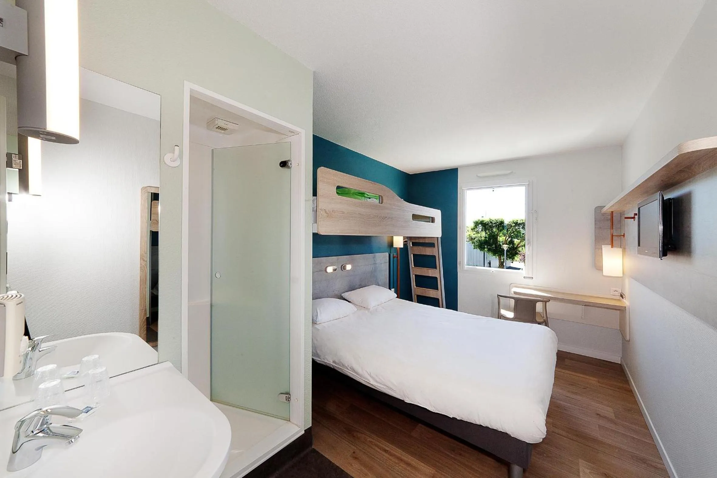 Bed in ibis budget Saint Gaudens