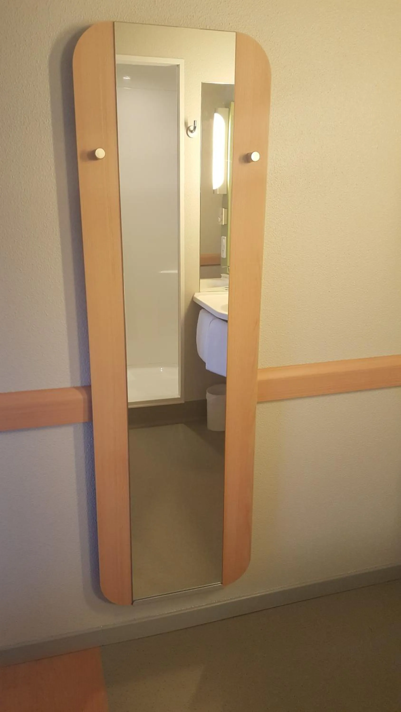 Bed in ibis budget Saint Gaudens