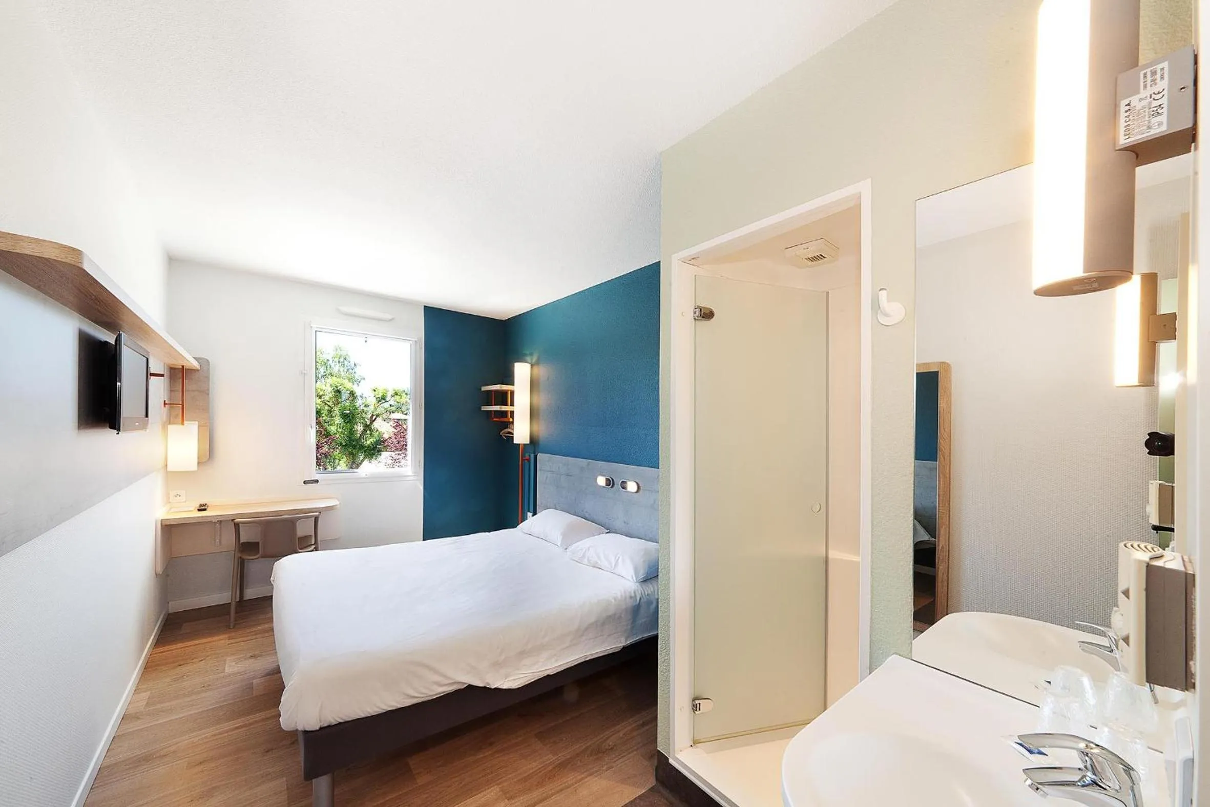 Bed in ibis budget Saint Gaudens