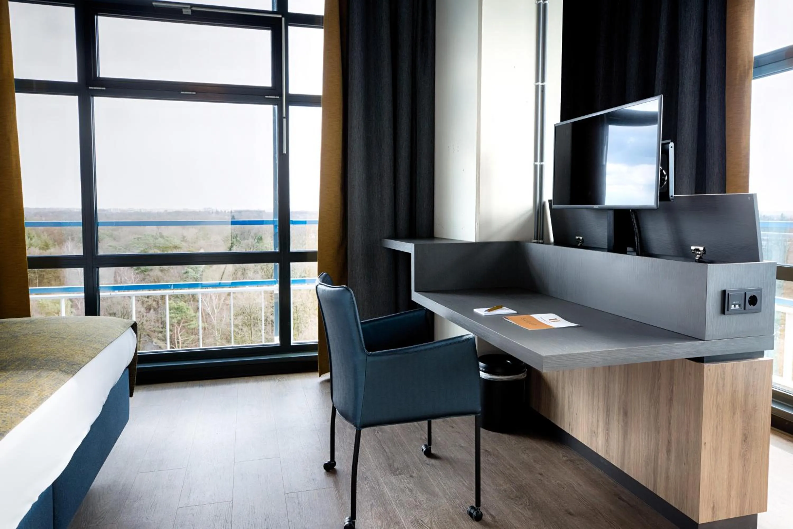 TV and multimedia, Bed in U Parkhotel