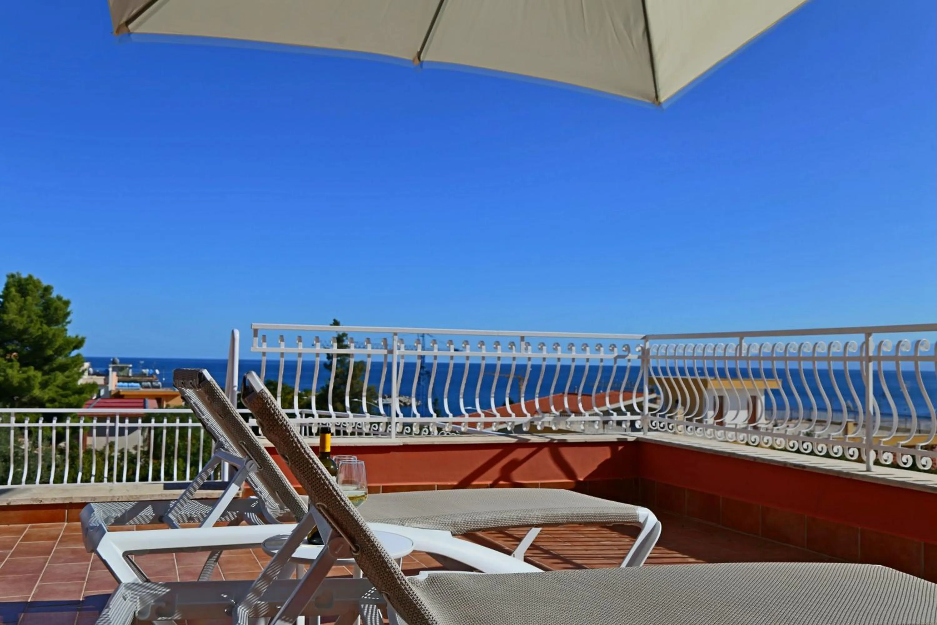 Balcony/Terrace in Villa Edera Rental Room