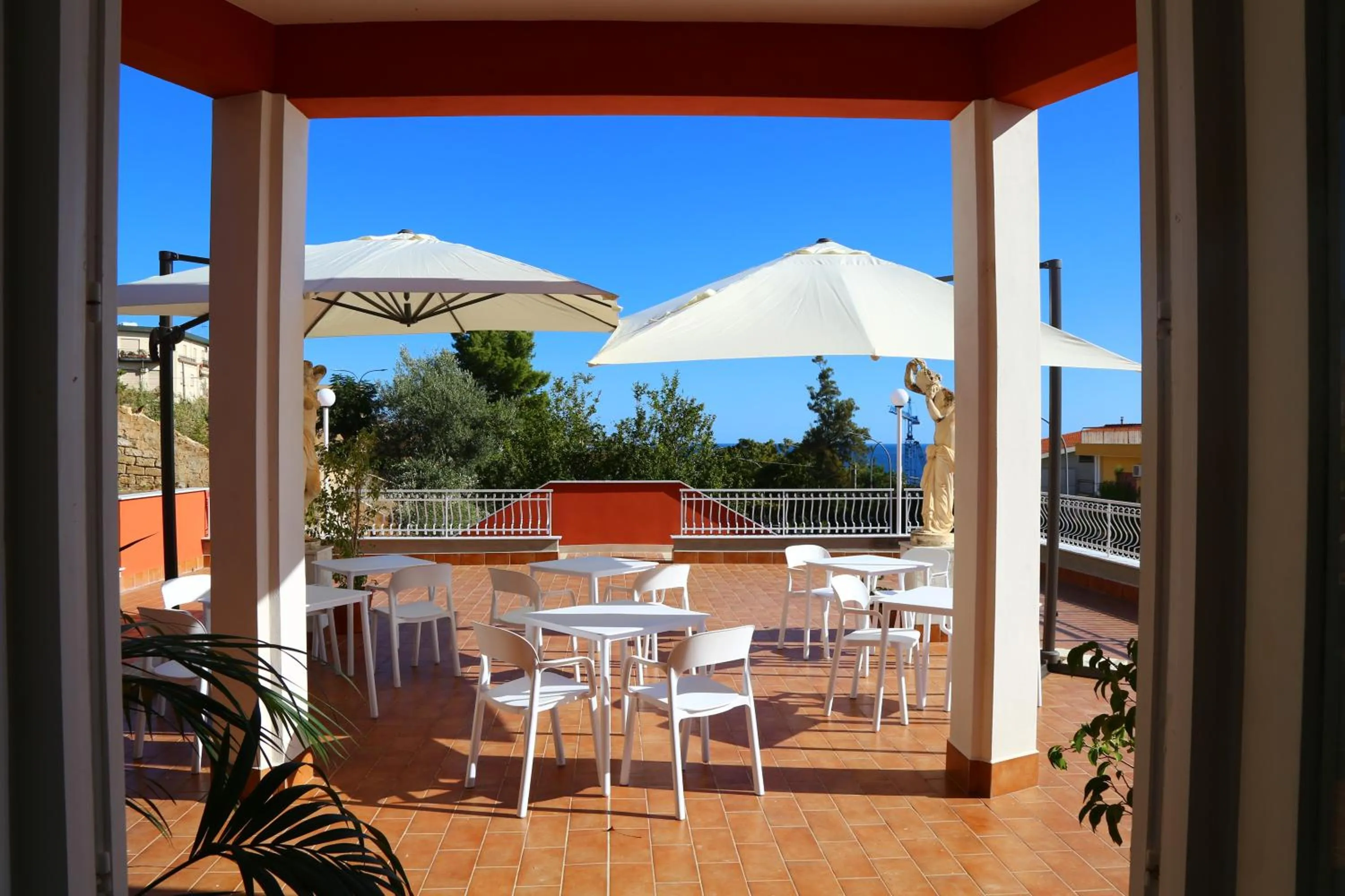 Patio in Villa Edera Rental Room