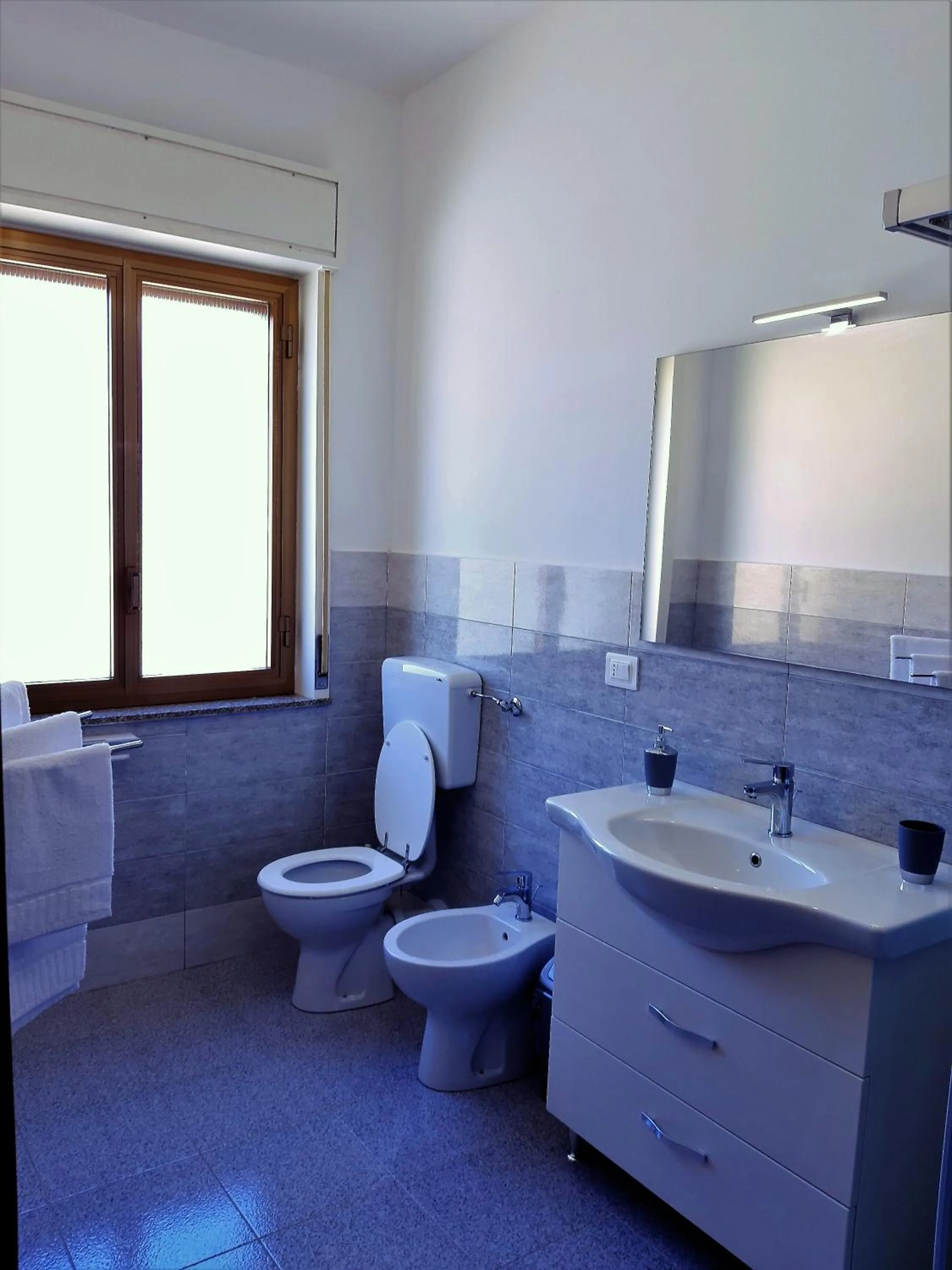 Shower in Living Piraino case vacanze