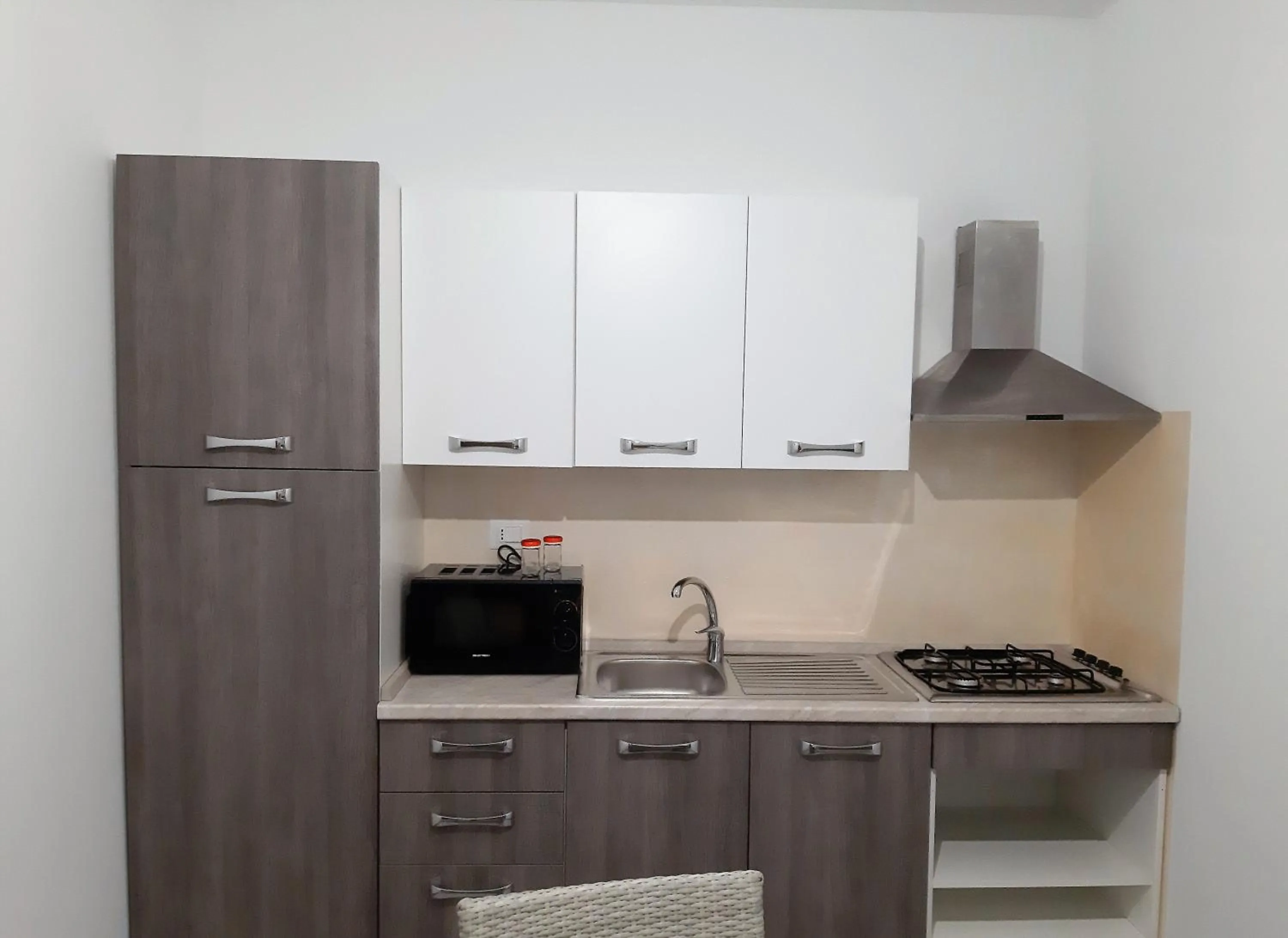 Kitchen or kitchenette in Living Piraino case vacanze