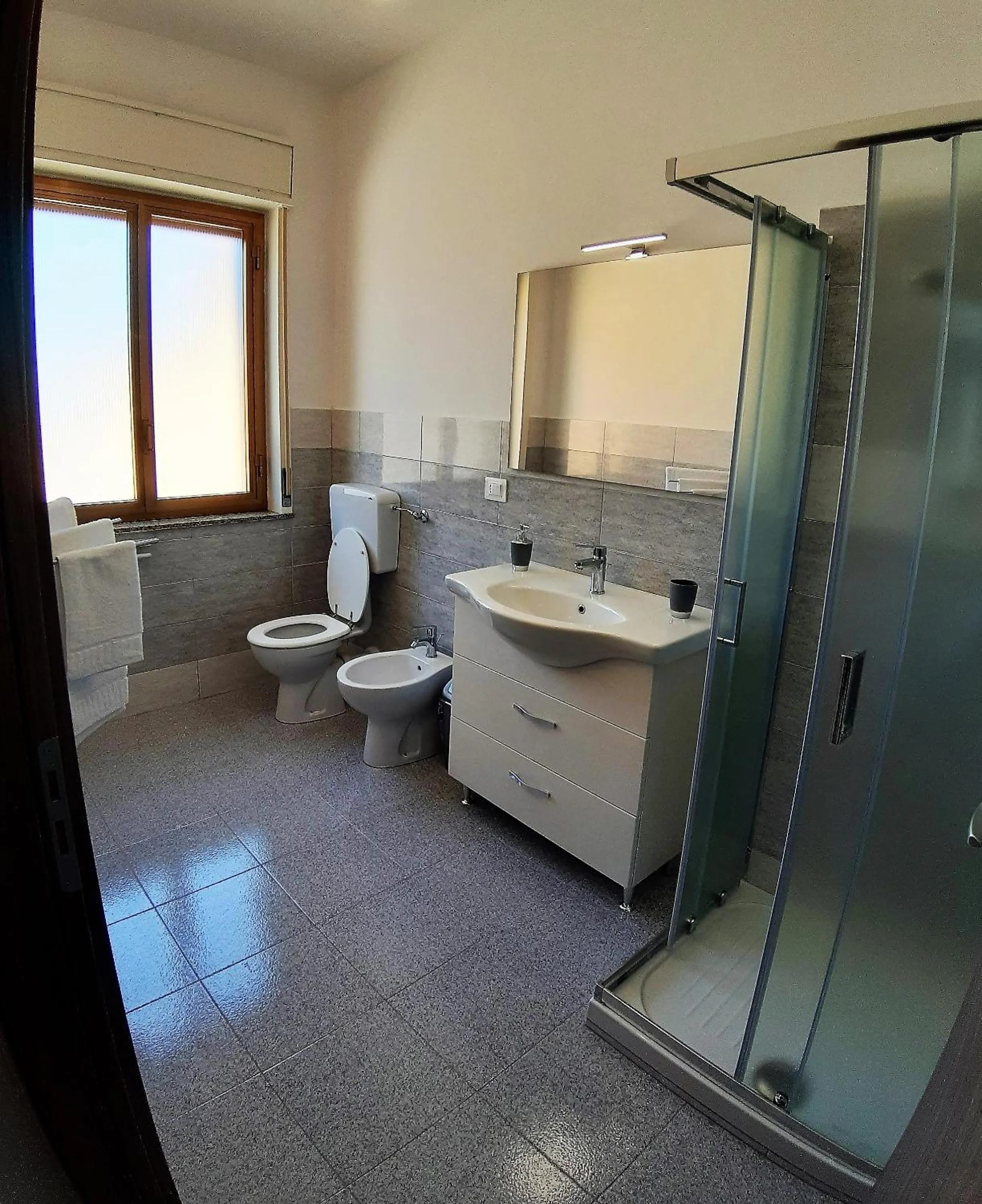 Shower in Living Piraino case vacanze